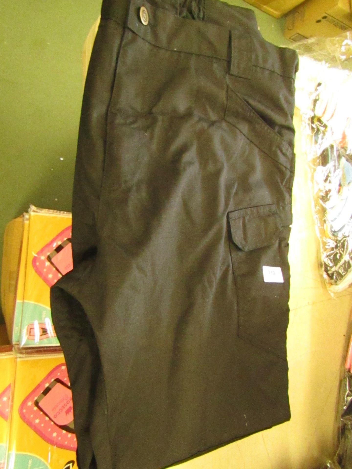 1 x W  Mens Black Work Cargo Pants size XXXXL unused no tag
