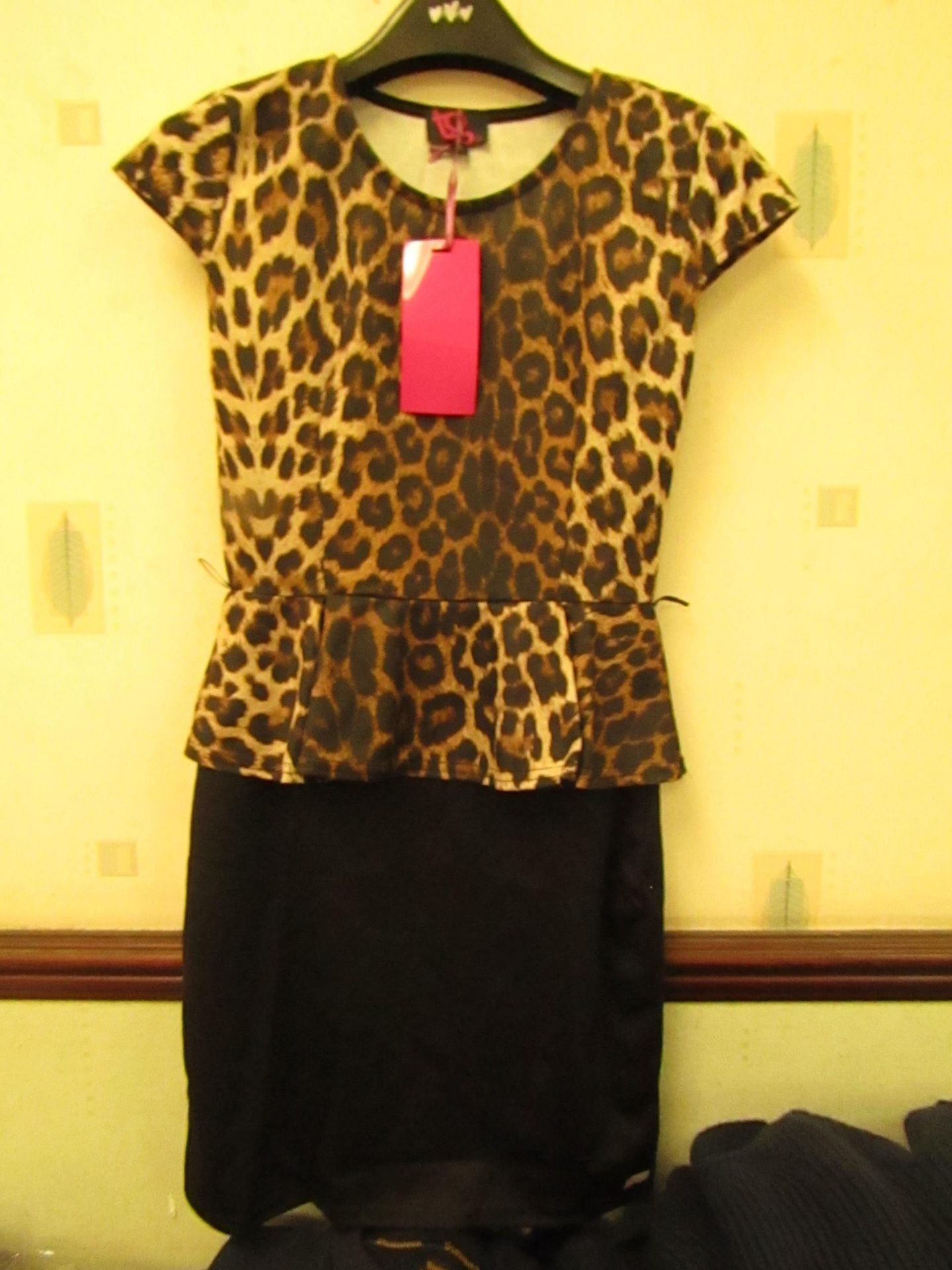 1 x TG Ladies Leopard Print/Black Dress with belt size 10 new with tag