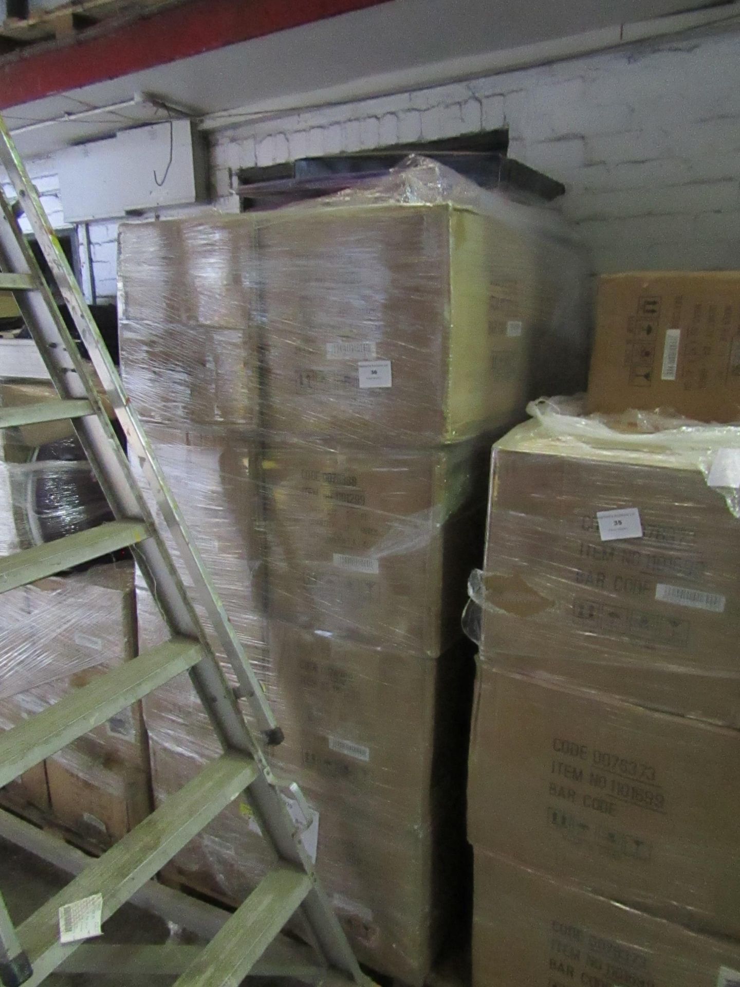 A Pallet of approx 512 Bird Themed water features, all look unused.