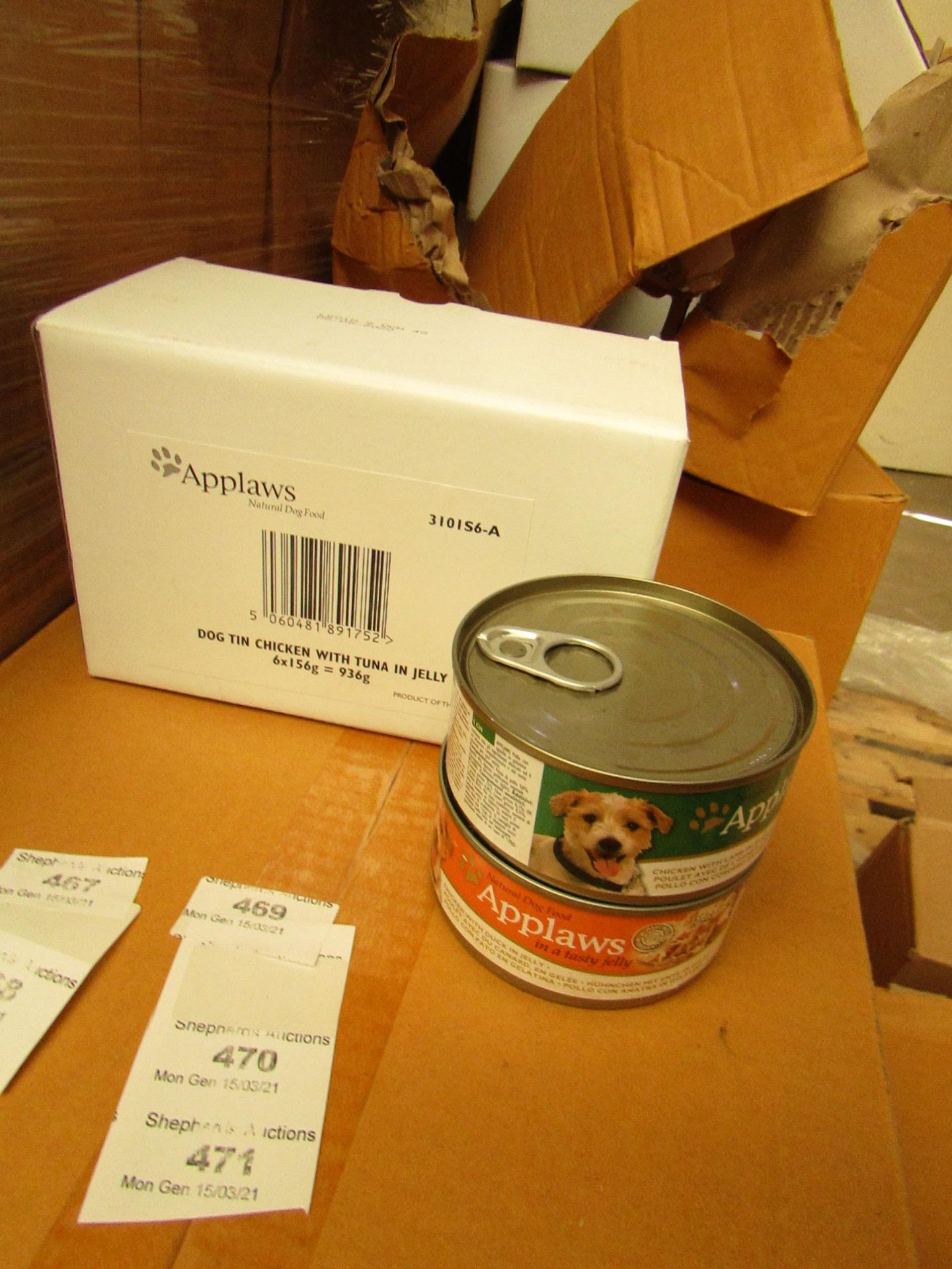 Box of 72x 156g Tins of Applaws dog food, BB Aug 2020