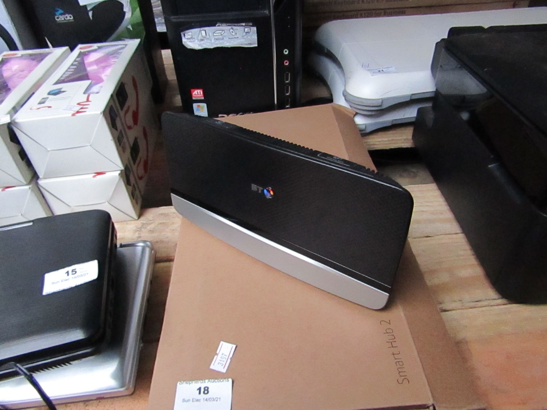 BT Smart Hub 2 set, new and boxed.