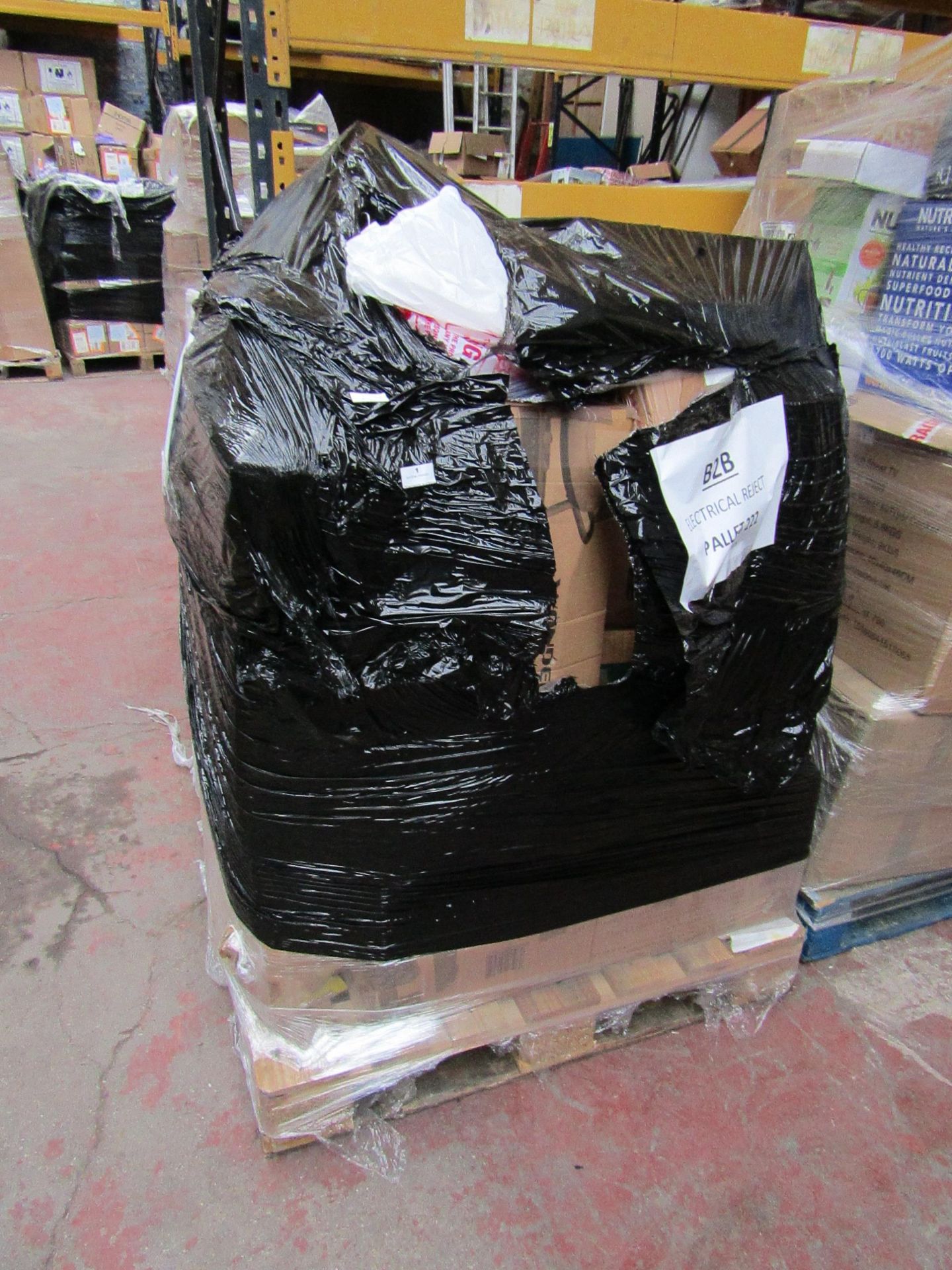 | 1X | PALLET CONTAINING APPROX 10 - 20X VARIOUS HOUSEHOLD ELECTRICALS (MAY CONTAIN YAWN AIR BEDS) |