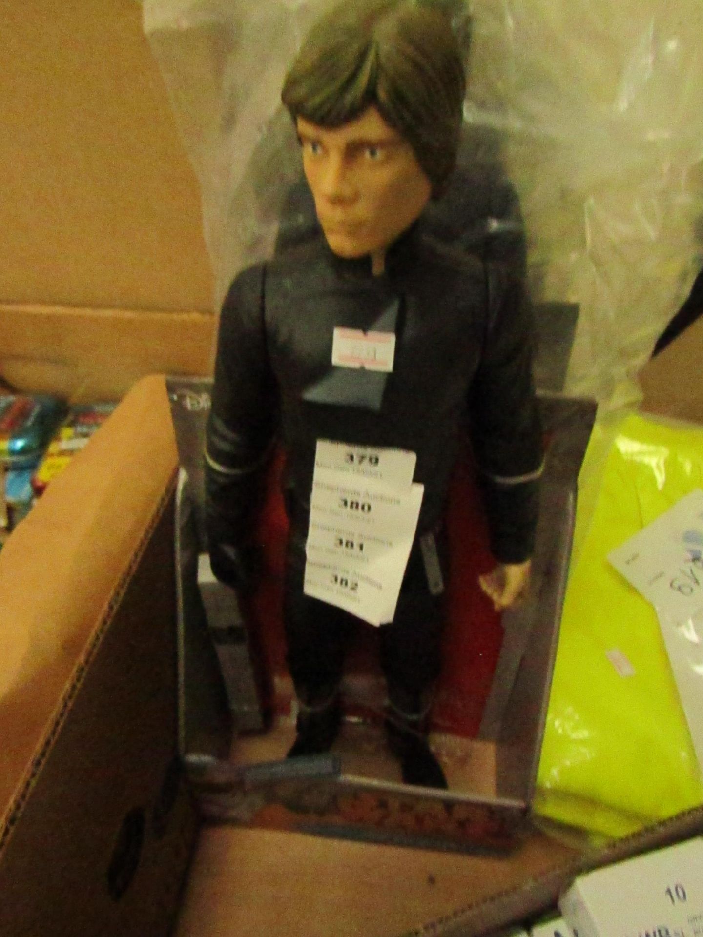 StarWars - Luke Skywalker 18" Collectible Figure - Unused & Boxed.