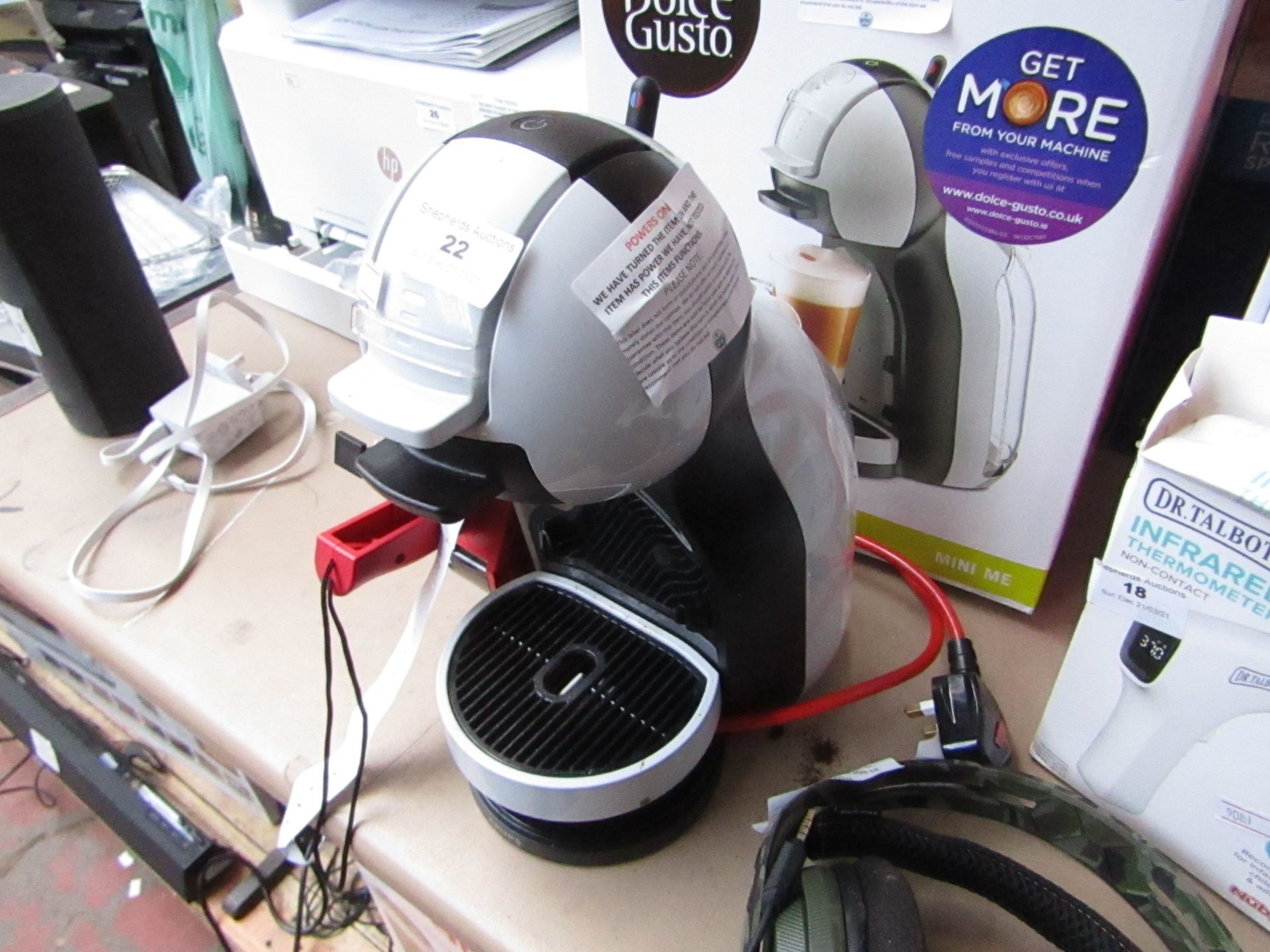 Krups Mini Me Dolce Gusto Coffe capsule machine, Powers on not put any water in it to check any