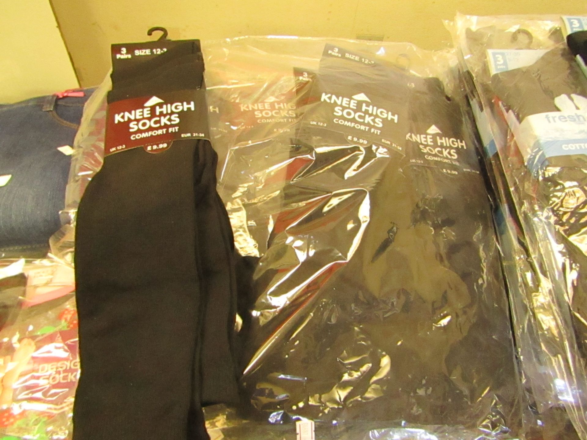 12 X Pairs of Girls Knee High Socks Black Size 12 to 3 New & Packaged