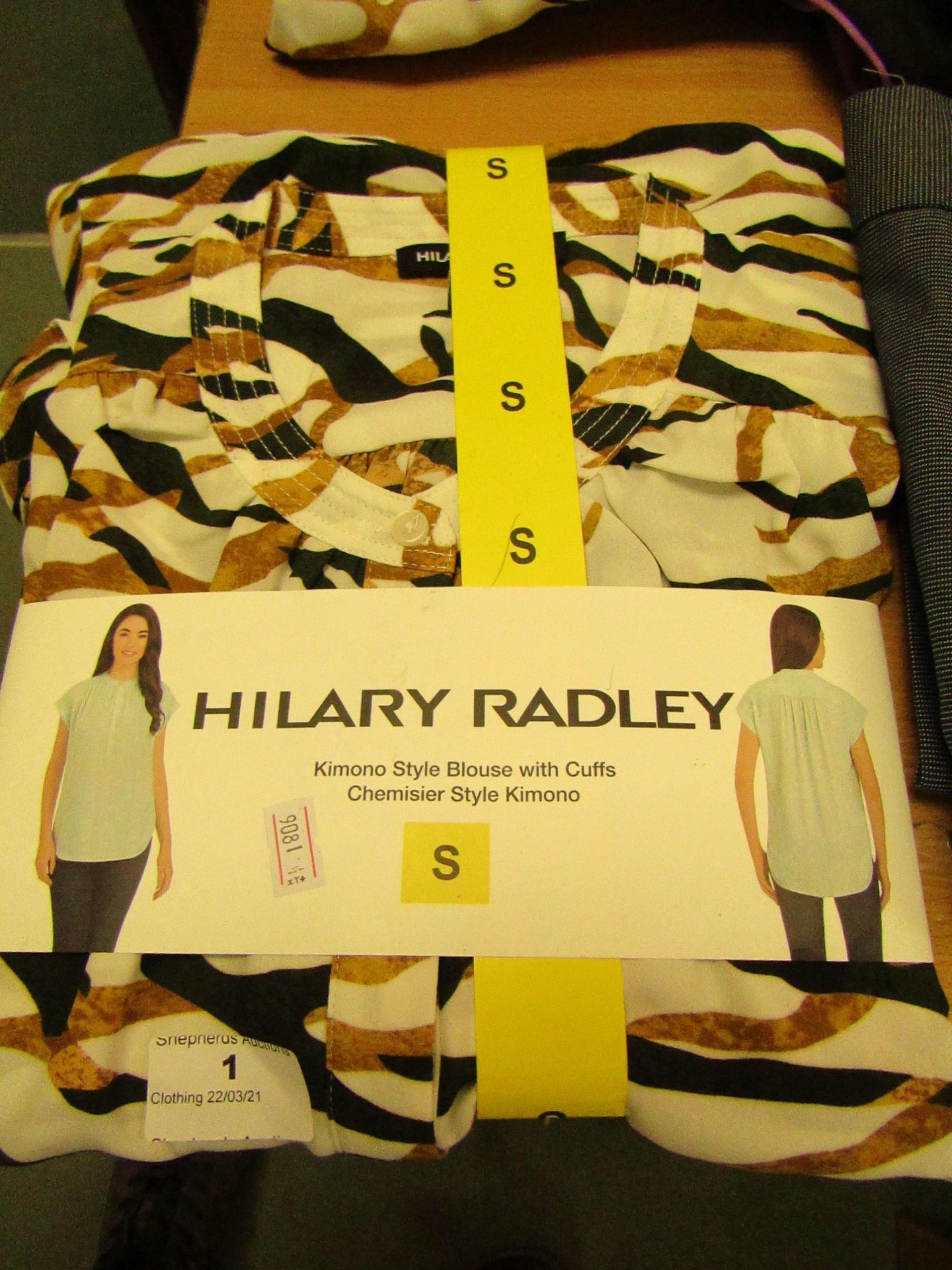 Hilary Radley Ladies Blouse Size S New & Packaged