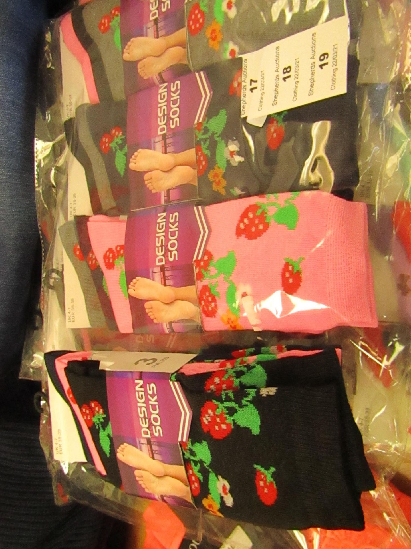 12 Pairs of Ladies Design Socks Size 4-7 New & Packaged