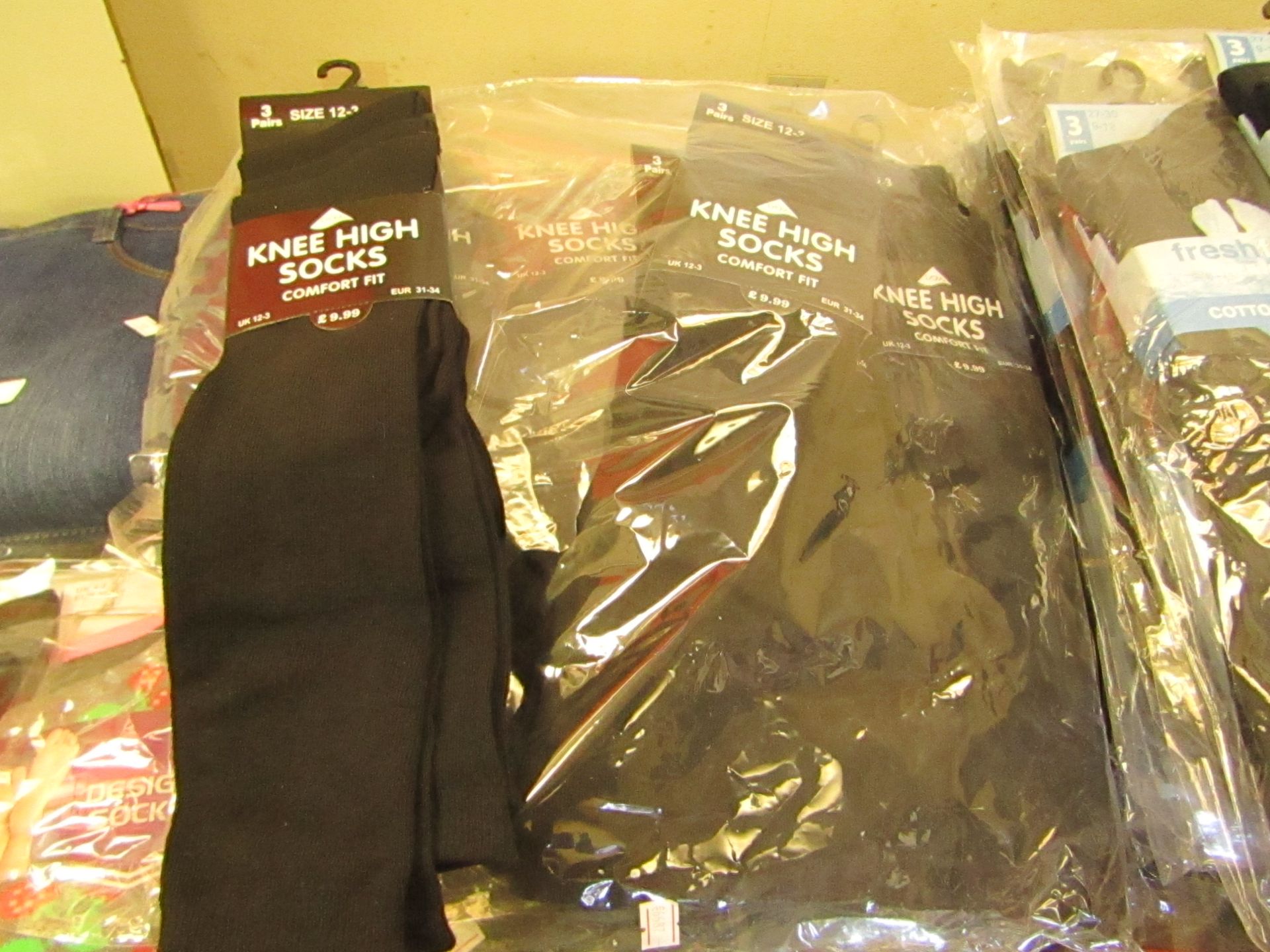 12 X Pairs of Girls Knee High Socks Black Size 12 to 3 New & Packaged