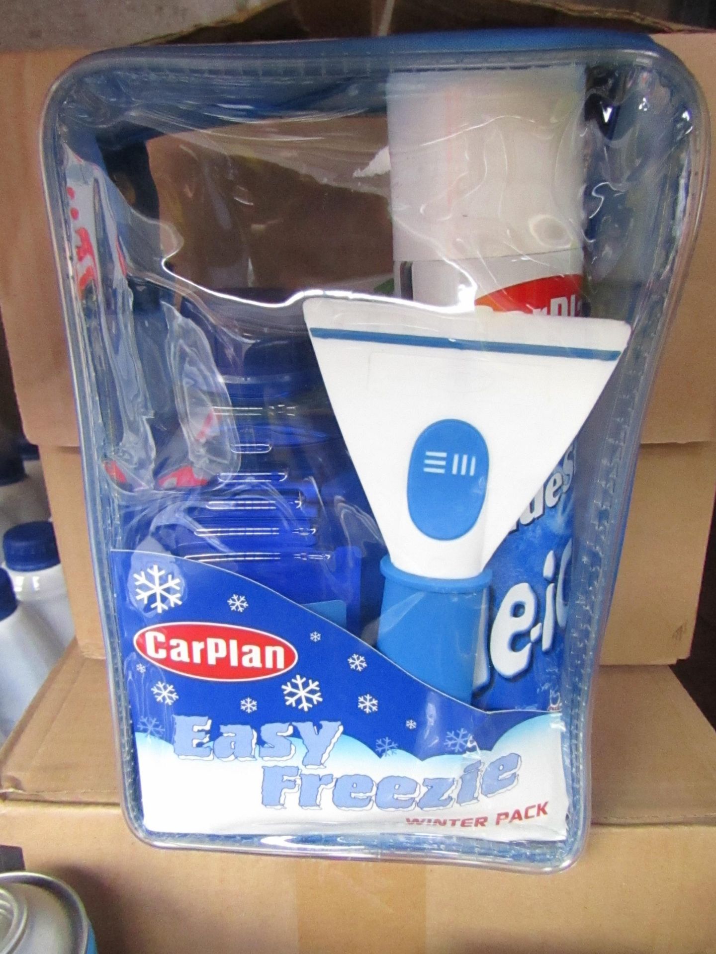2x CarPlan - Easy Freezie Winter Pack - Includes screen wash, de icer, ice scrapper, de mister