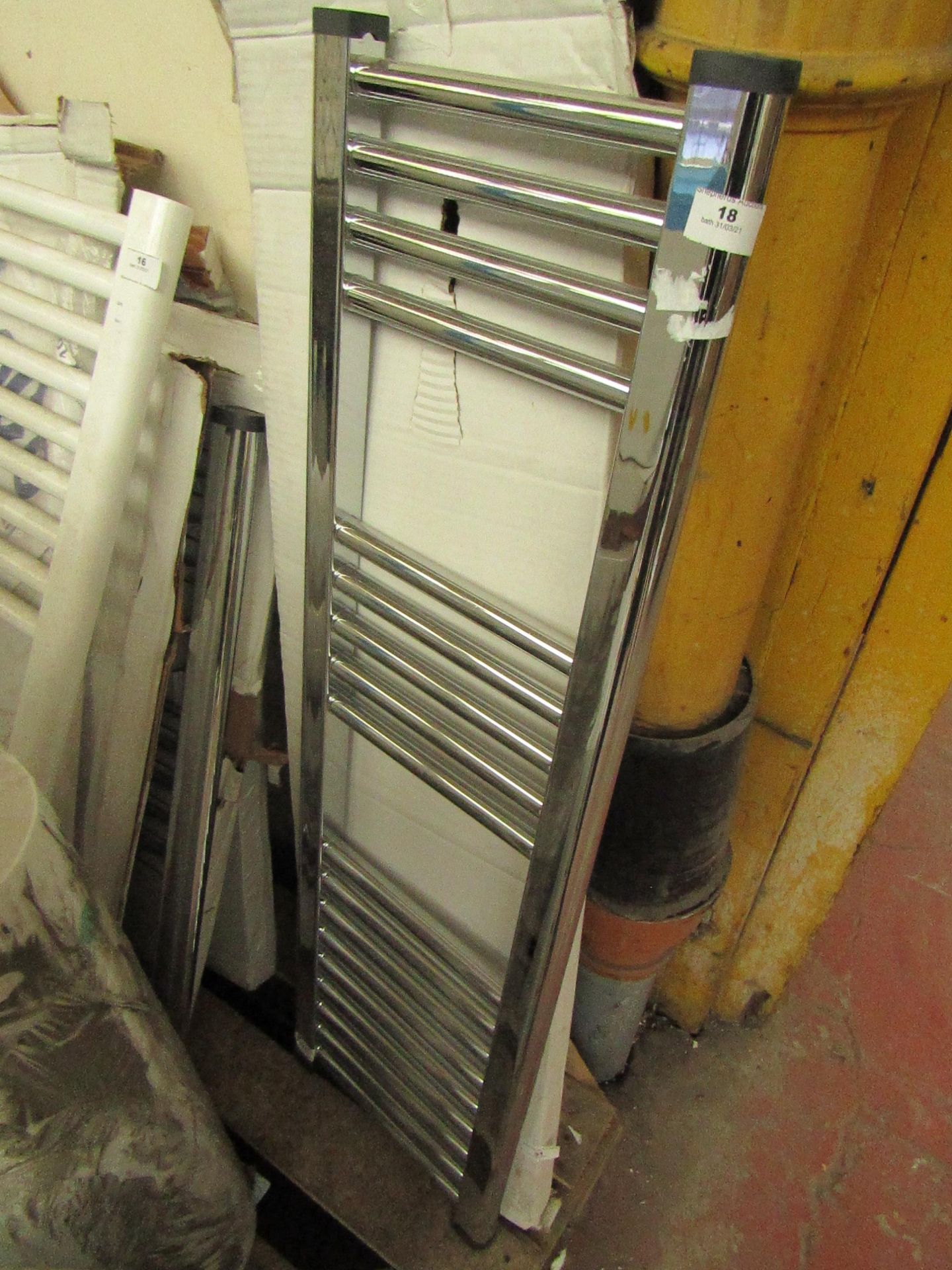Loco straight towel rail 300 x 1000, ex-display. Please note, this lot may contain marks, missing