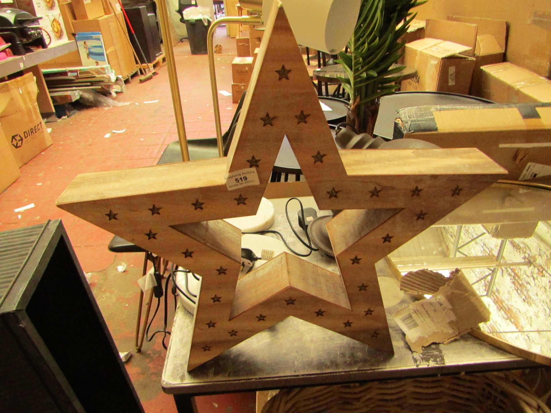 | 1X | COX & COX WHITEWASHED WOODEN LIT STAR | ALL CORNERS HAVE ABIT OF DAMAGE | UNCHECKED | RRP £60