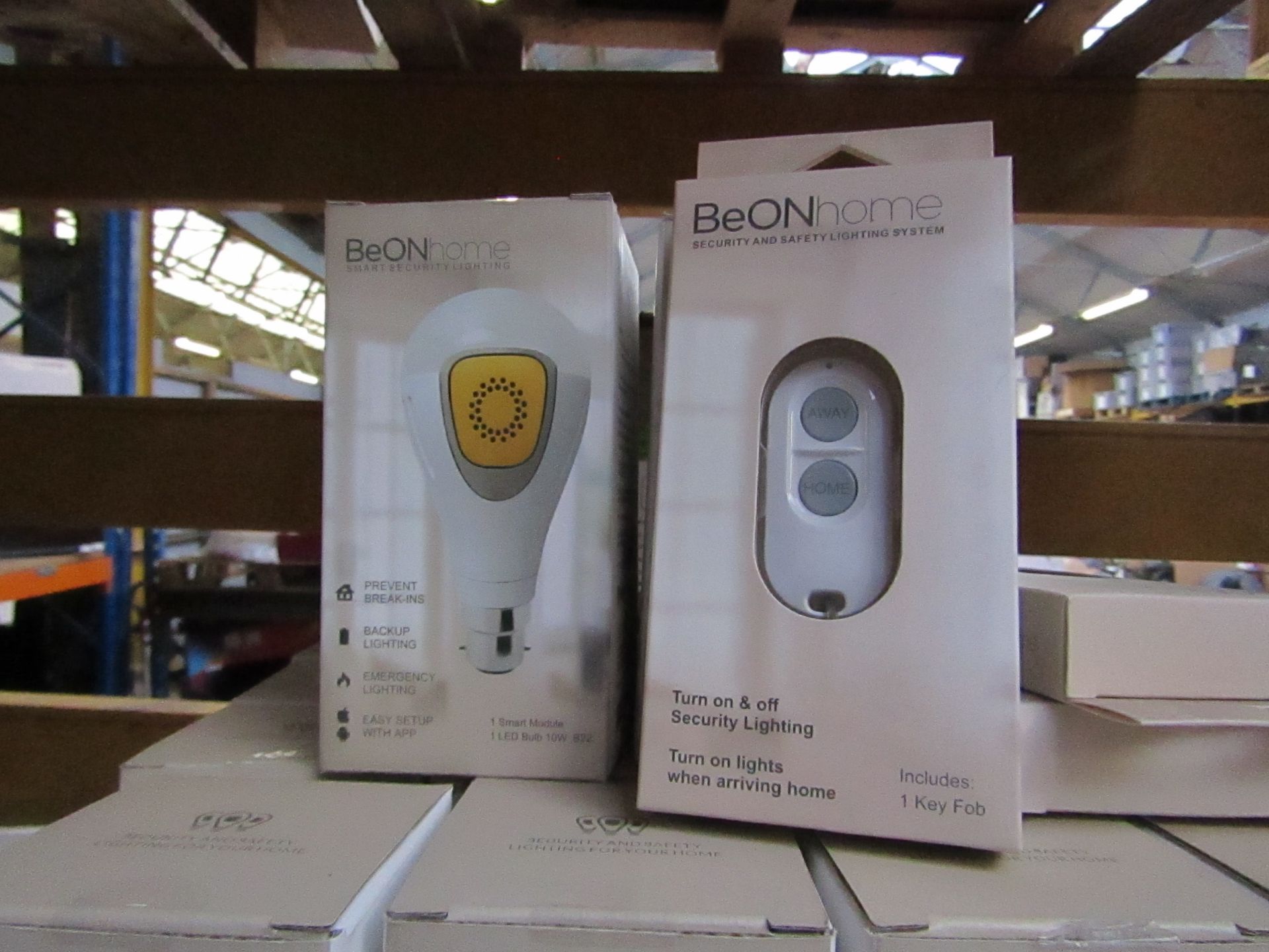 4x BeOn Home smart security light bulb with 1 remote control look unused and boxed