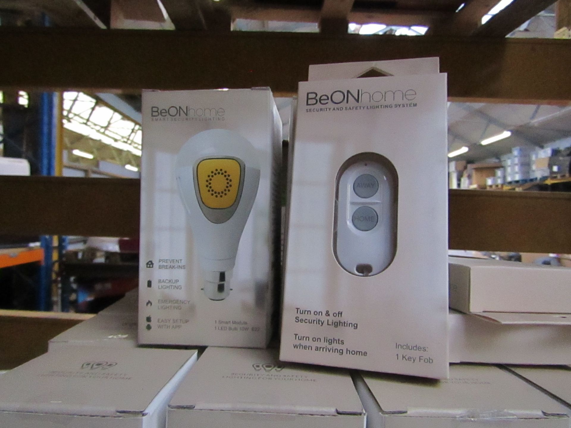 4x BeOn Home smart security light bulb with 1 remote control look unused and boxed