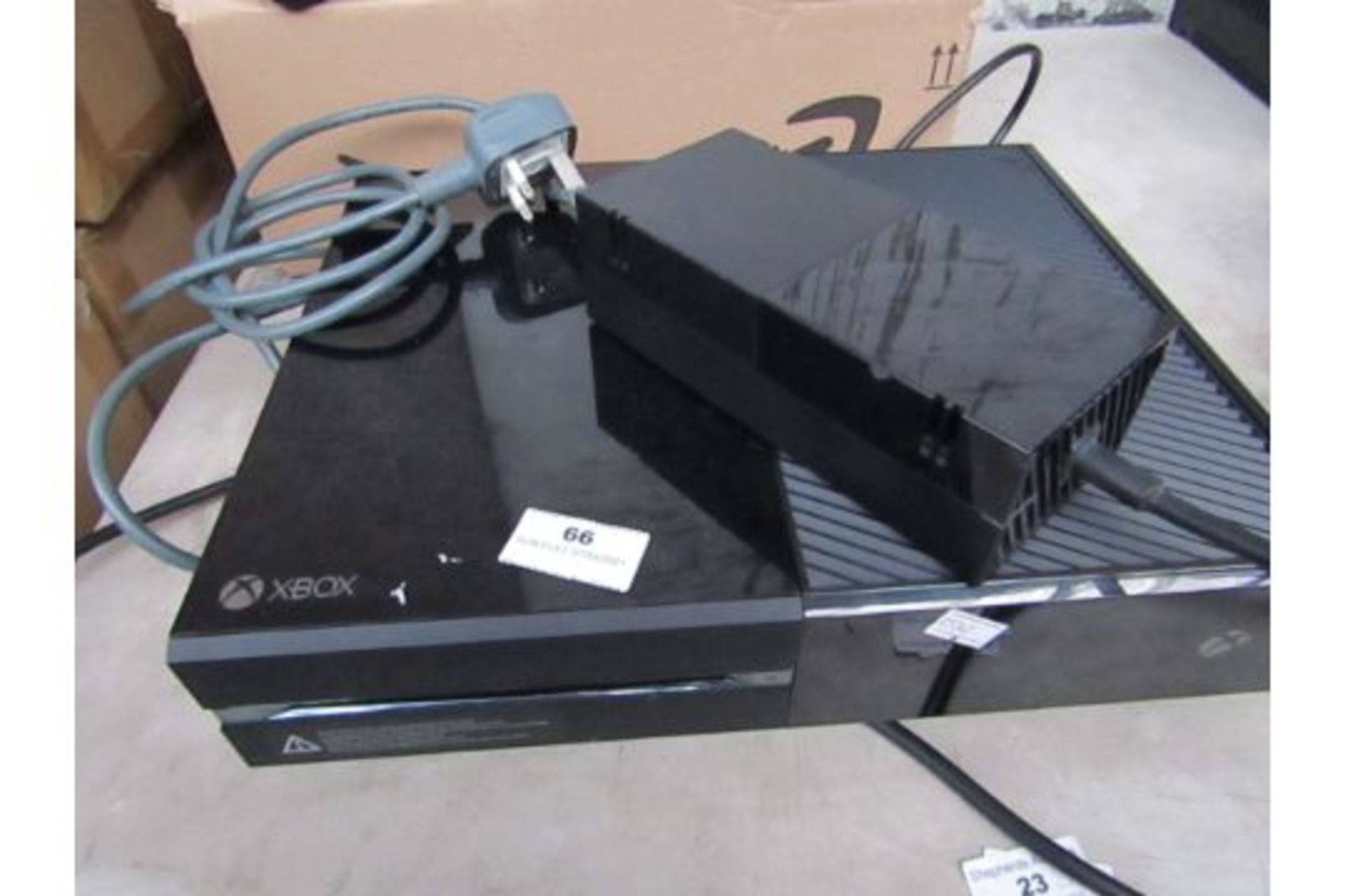 Xbox 1 with all power cables and controller tested working and boxed but damage to box