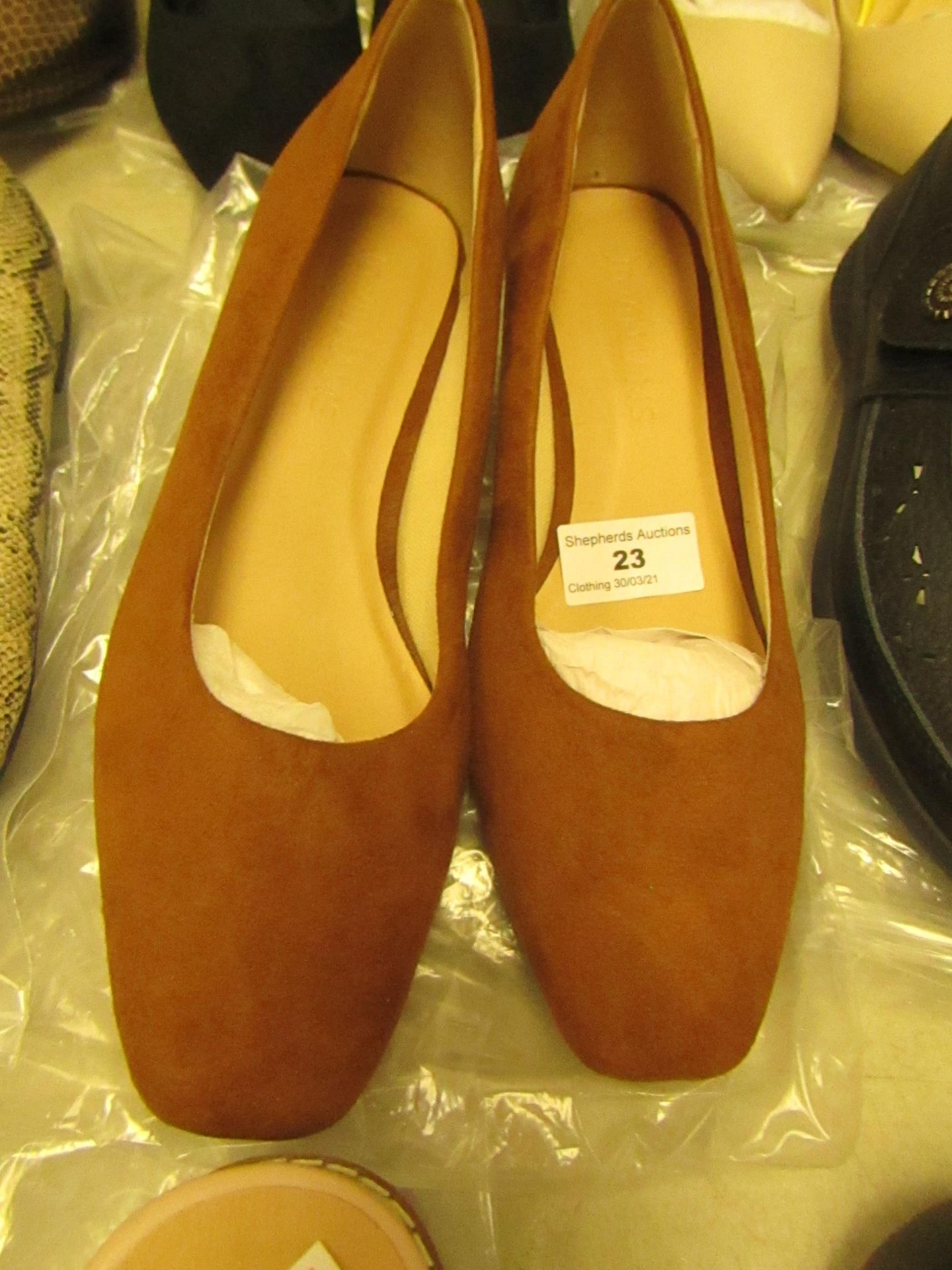 1 x JD Williams Tan Block Heel Shoes size 4 new see image for style