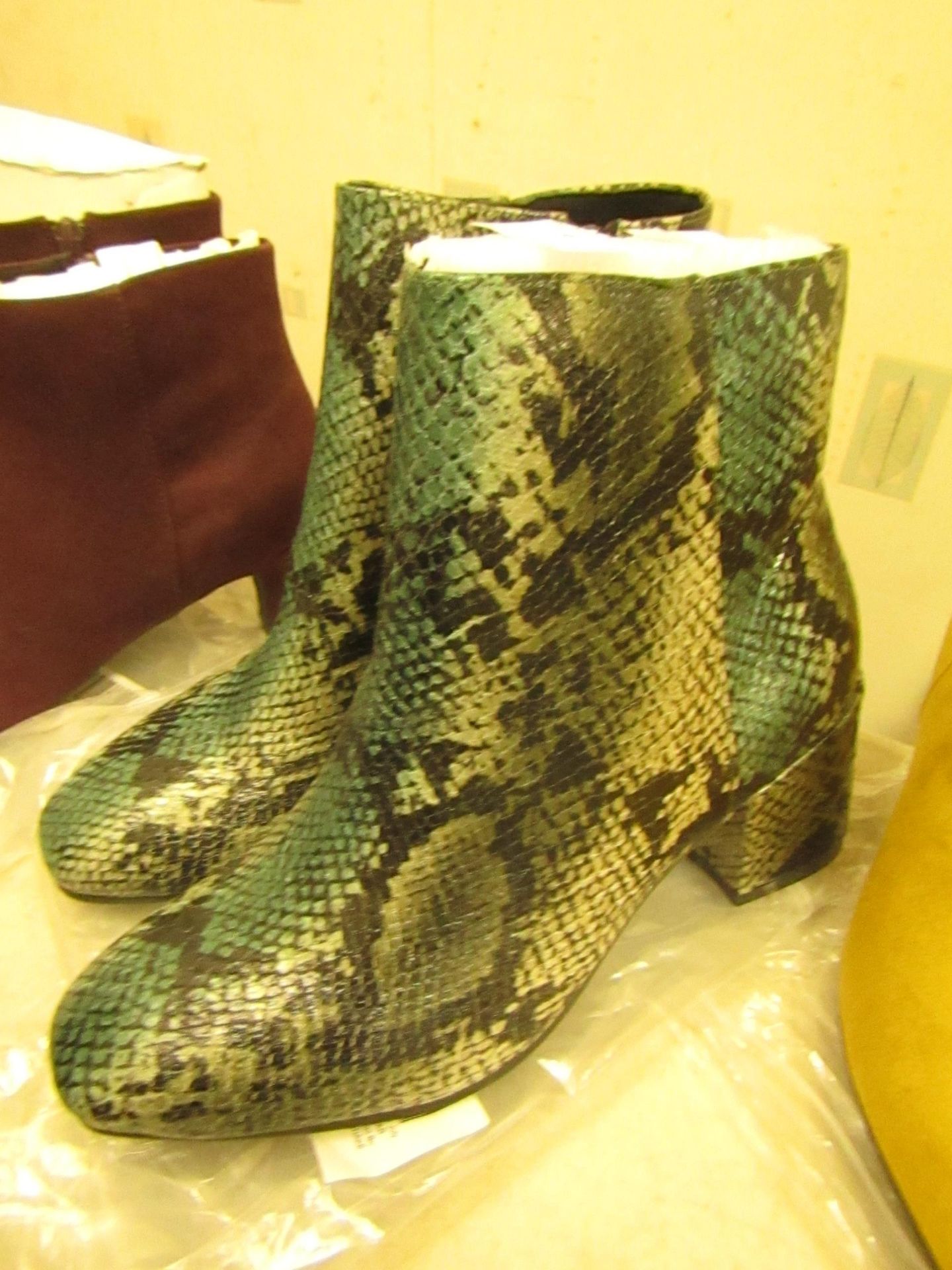 1 x JD Williams Ankle Green Snake Boots size 4 new see image for style