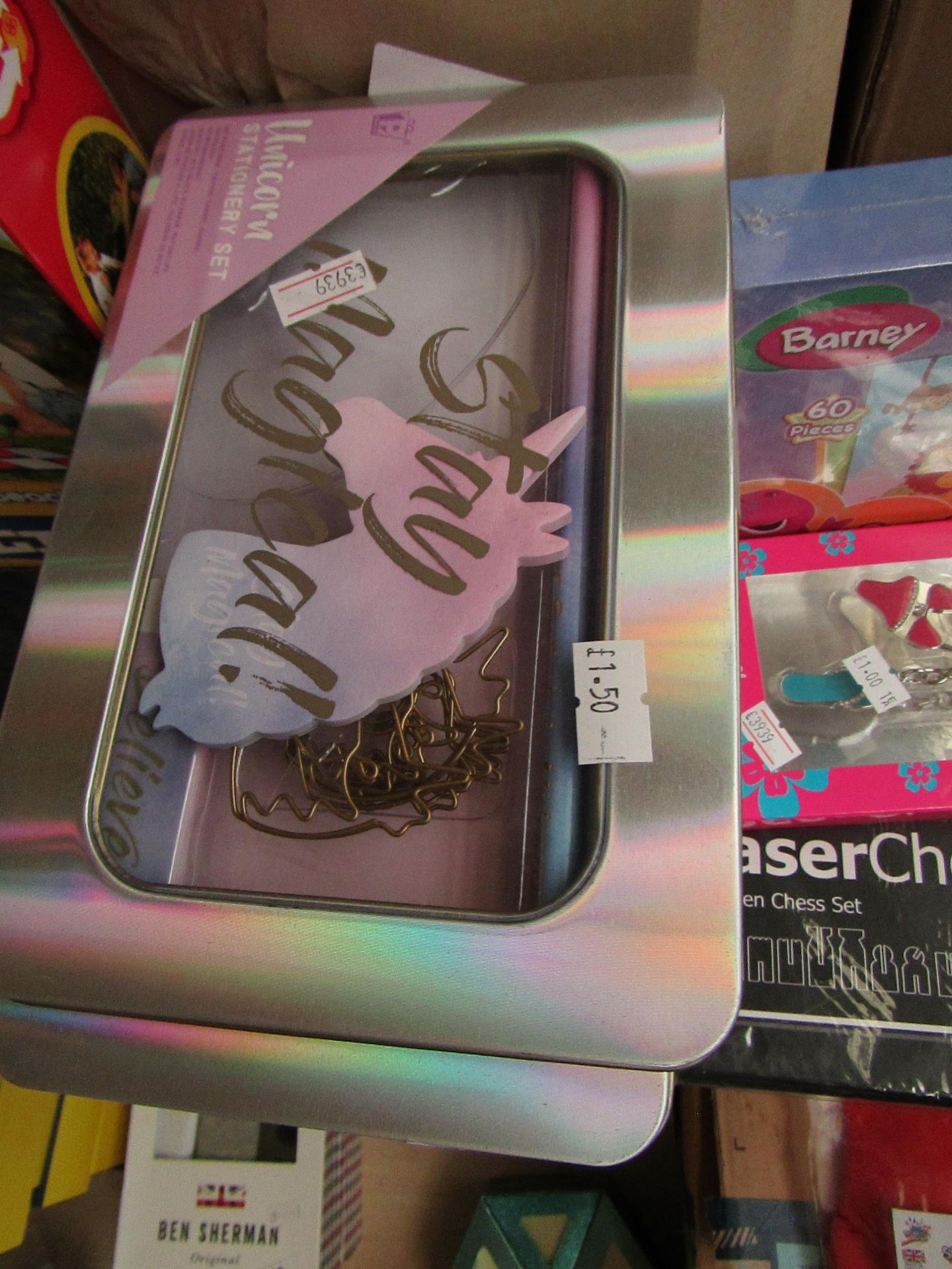 7x Unicorn themed Stationary sets, includes Sticky Note pad, 3 pencils, Paper clips and a Eraser,