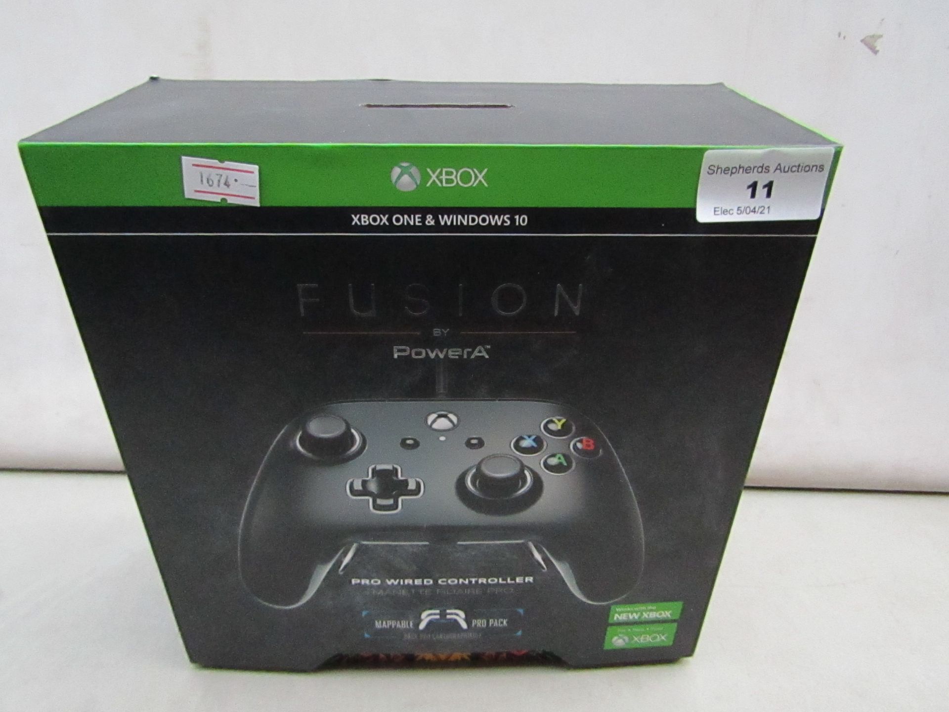 Fusion by Power A Pro Wired XboxOne Controller Unchecked& Boxed