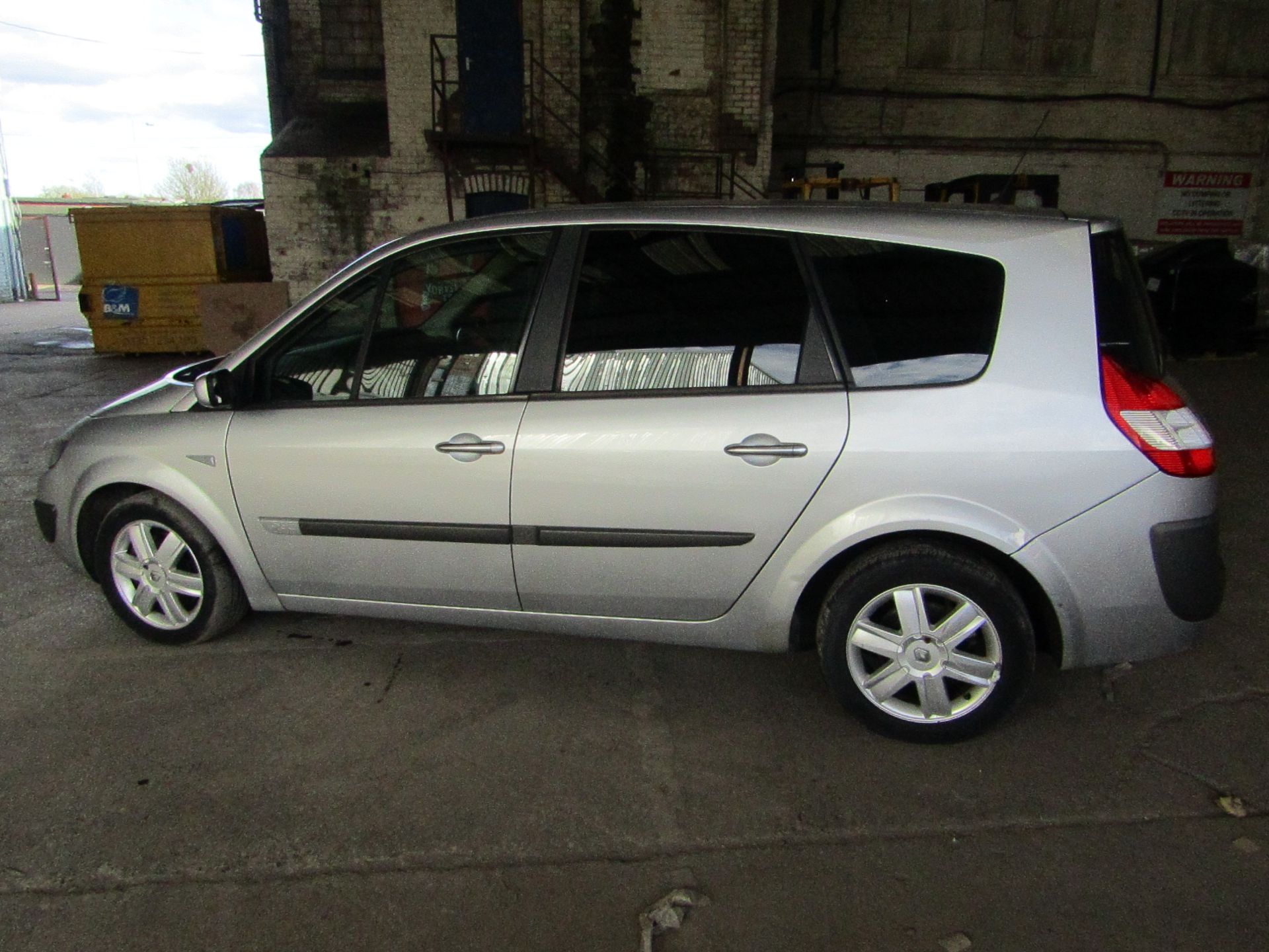 06 Plate Renault Megane Scenic 1.9 diesel, 7 Seats, 2 Keys, 82,793 miles appears to match up with - Image 4 of 15