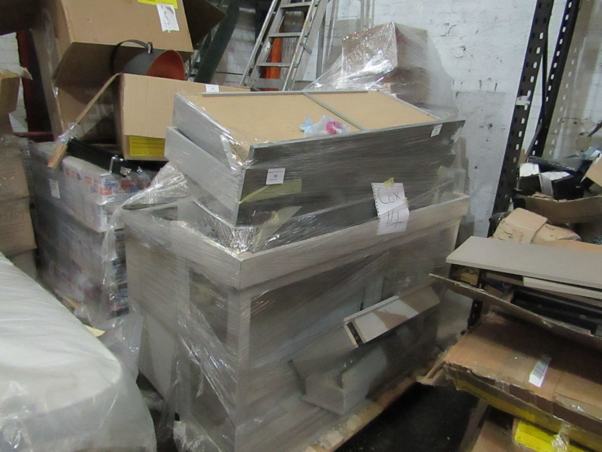 | 1X | PALLET OF COX AND COX FAULTY / MISSING PARTS / DAMAGED CUSTOMER RETURNS MADE.COM STOCK