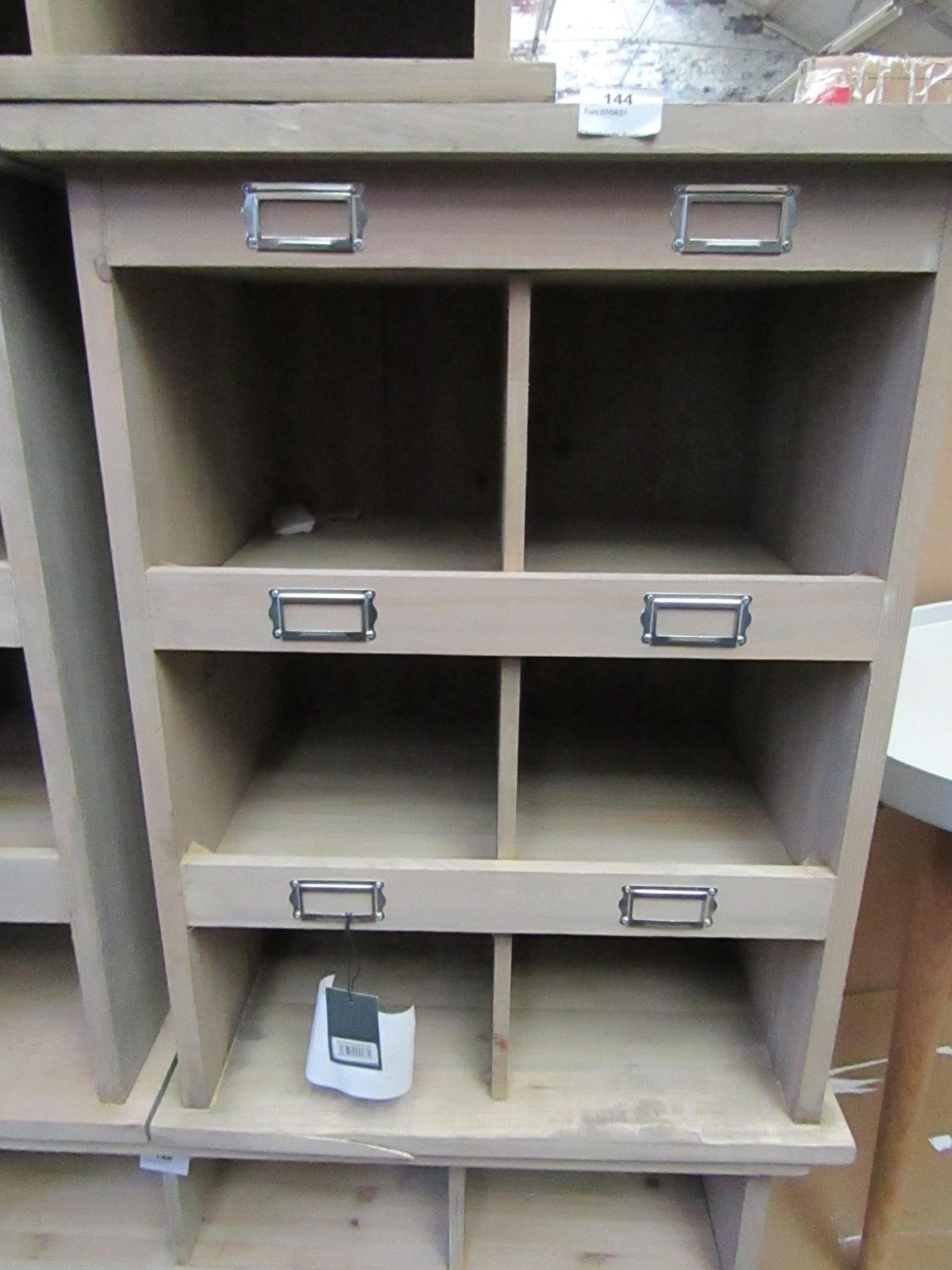 | 1x | COX & COX CHEDWORTH 6 SHOE LOCKER SPRUCE | SOME DENTS AT THE FRONT & NO BOXED | RRP £120 |