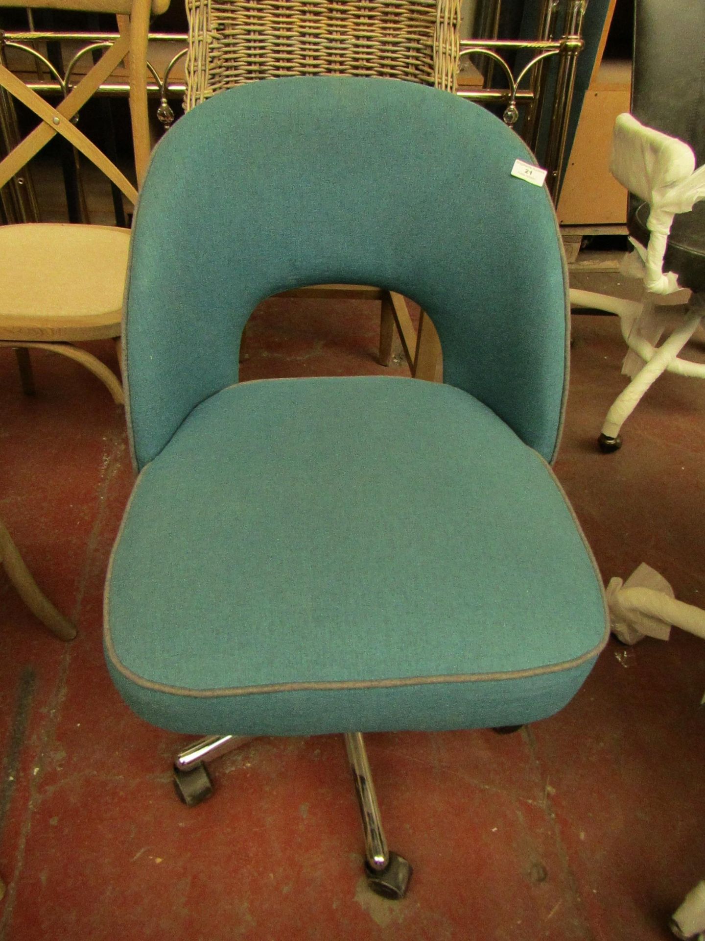 | 1X | MADE.COM OFFICE CHAIR | LOOKS UNUSED (NO GUARANTEE) | RRP CIRCA £199 |