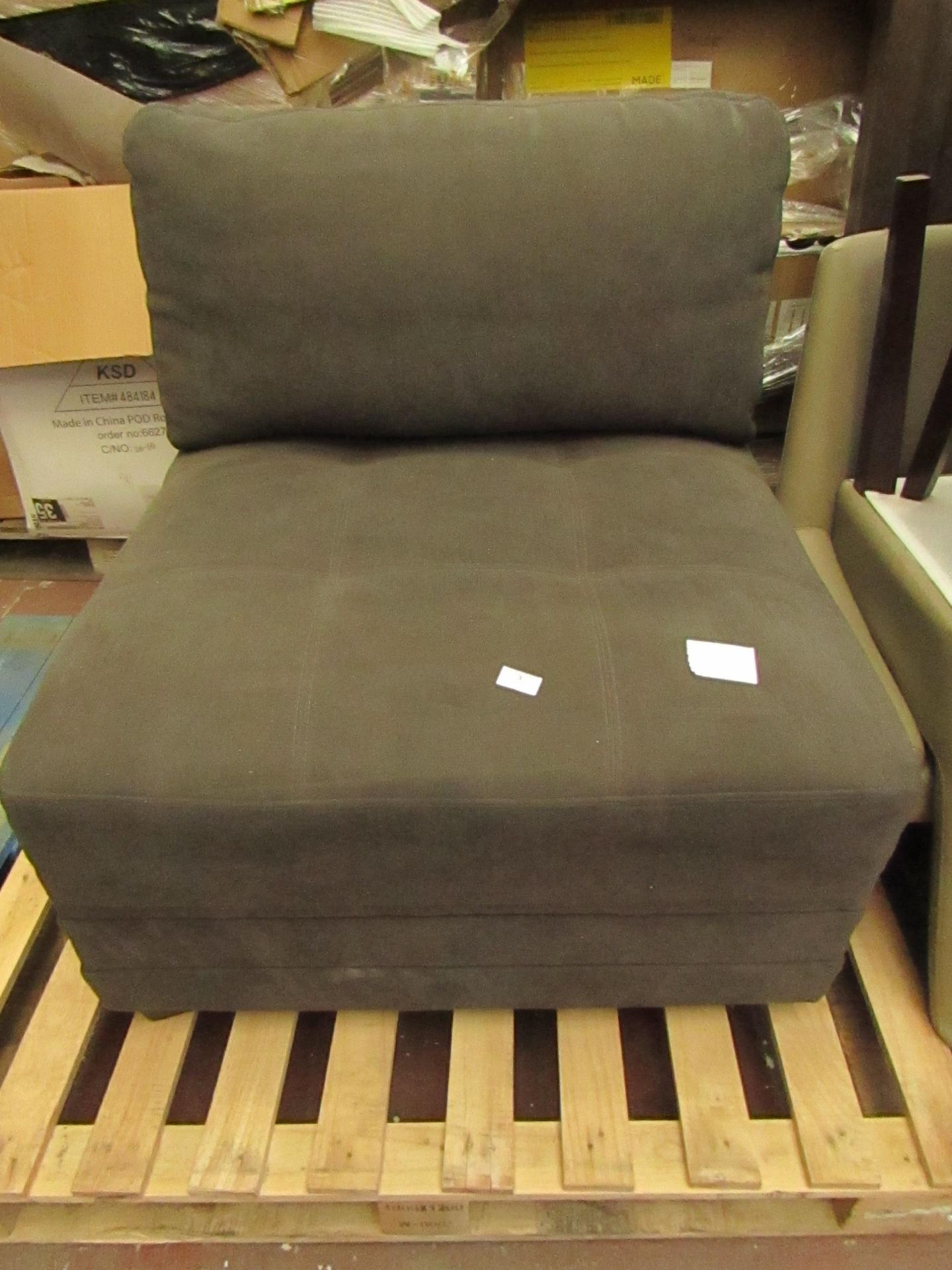 1x Mstar section sofa piece, can easily be added to a exsisting set up to expand the sofa