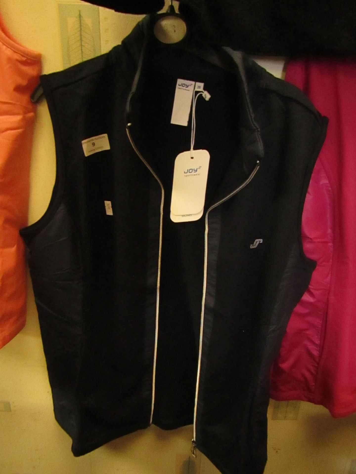 1 x Joy Sportswear Gillet size 38 new with tag see image for design