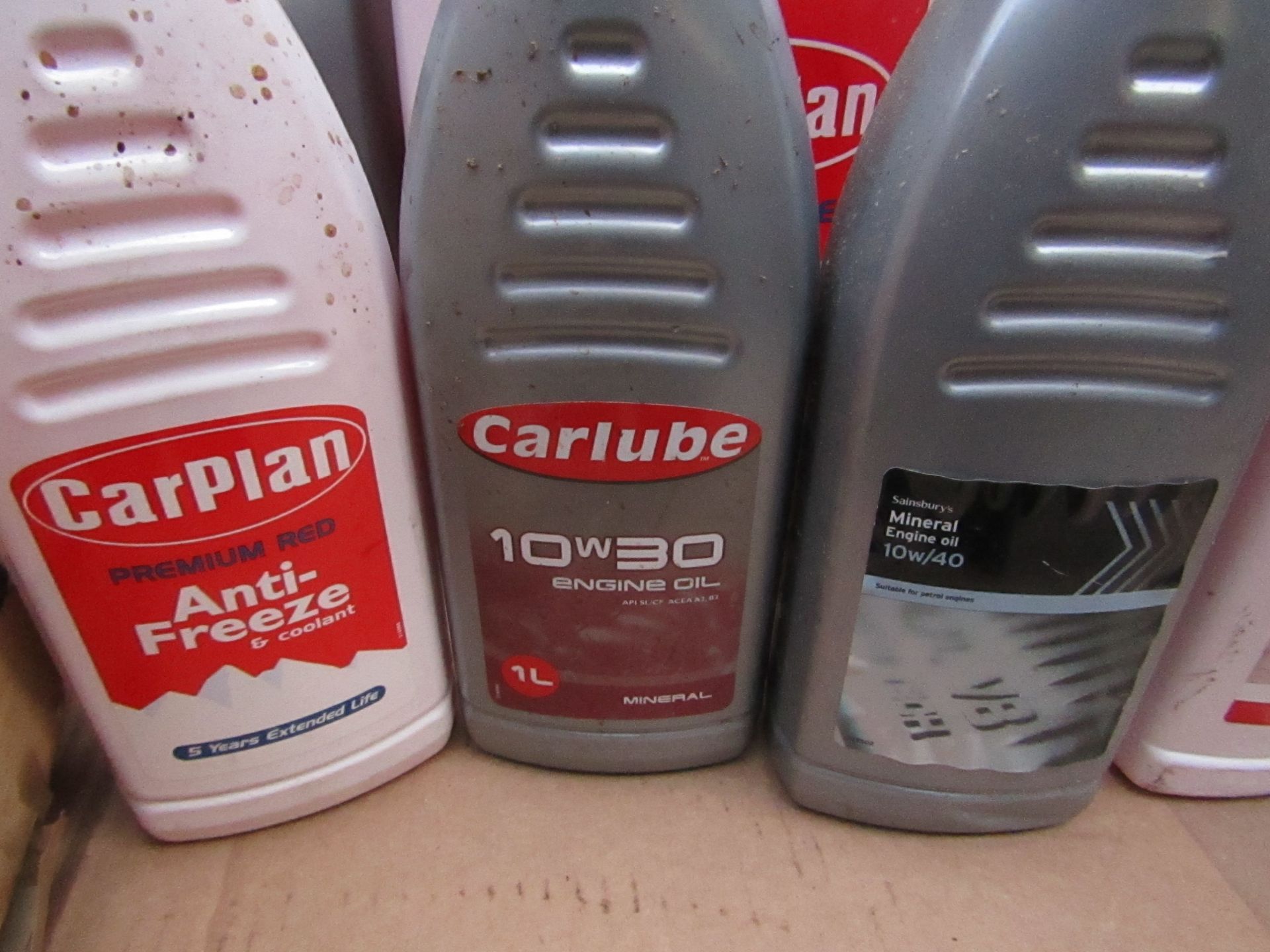 1x Carplan - Premium Red Anti-Freeze & Coolant - 1 Litre - Unused & Sealed. 1x Carlube - 10w/30