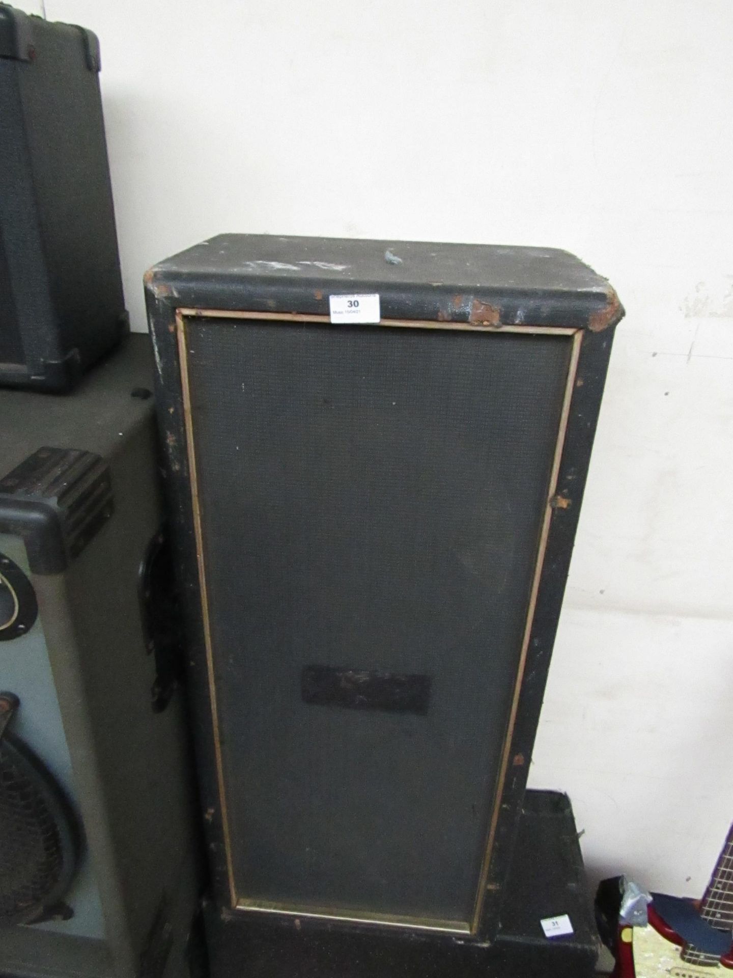 Unbranded speaker, unchecked. please read lot 0 before bidding!!!!