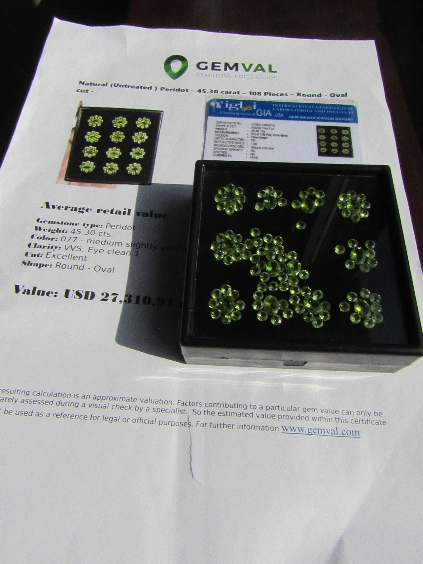 IGL&I Certified - Natural Peridot - Huge 45.30 Carats - 108 Pieces - Average retail value £19,904.05 - Image 2 of 2