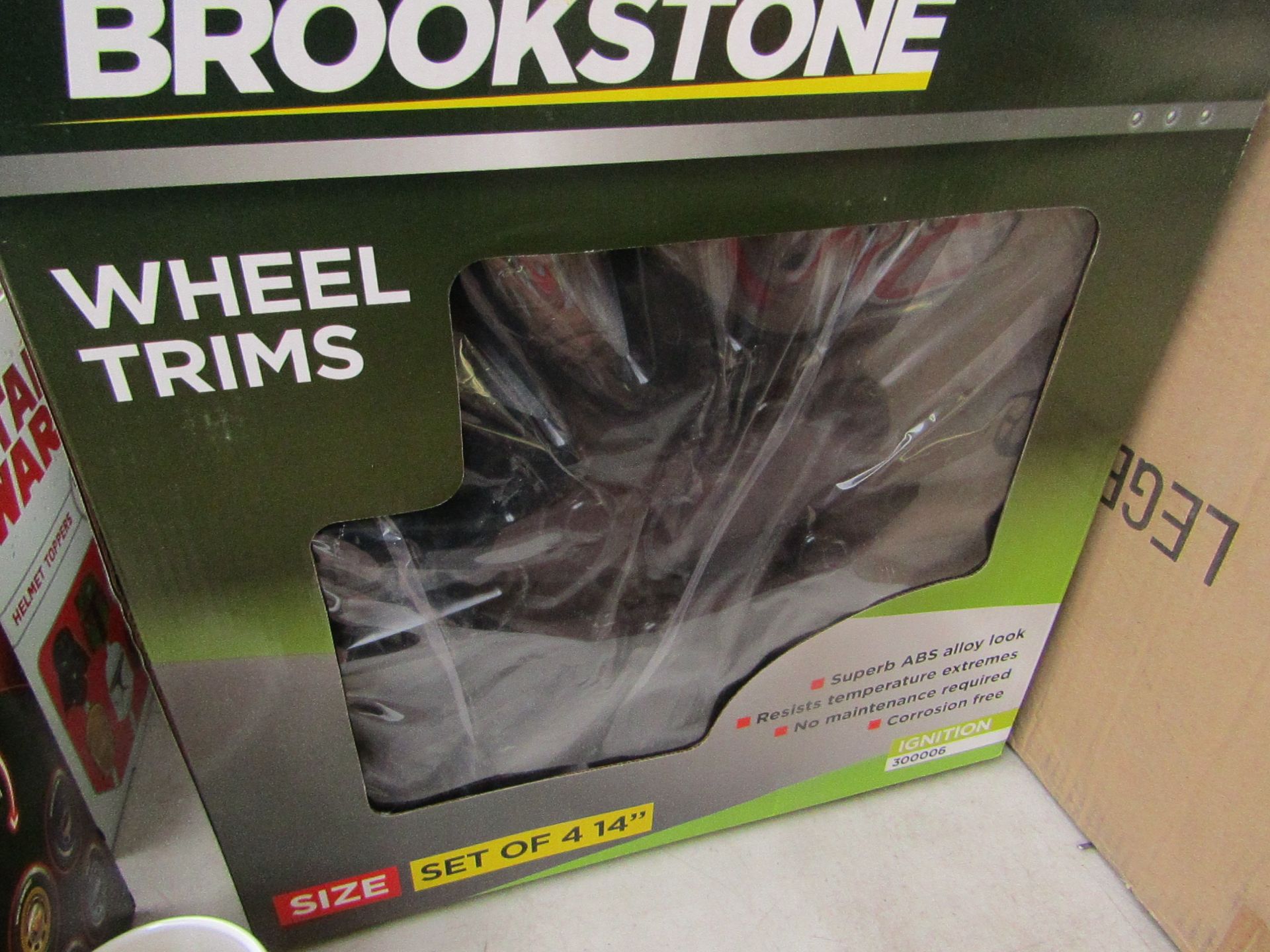 Brookstone - Ignition 14" Set Of 4 Wheel Trims - Unchecked & Boxed.