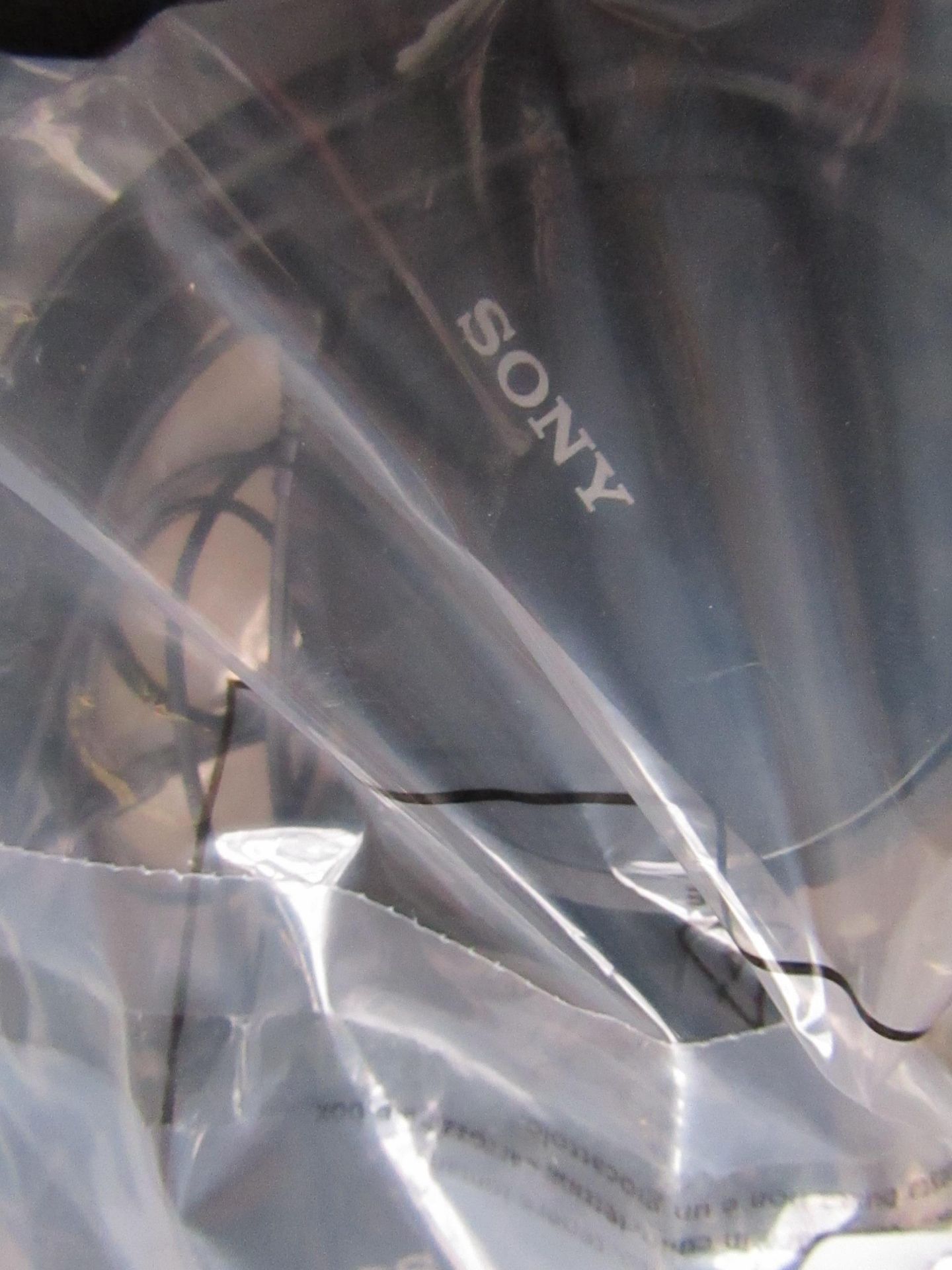 Sony Wired Stereo HeadPhones - Unchecked & Packaged.