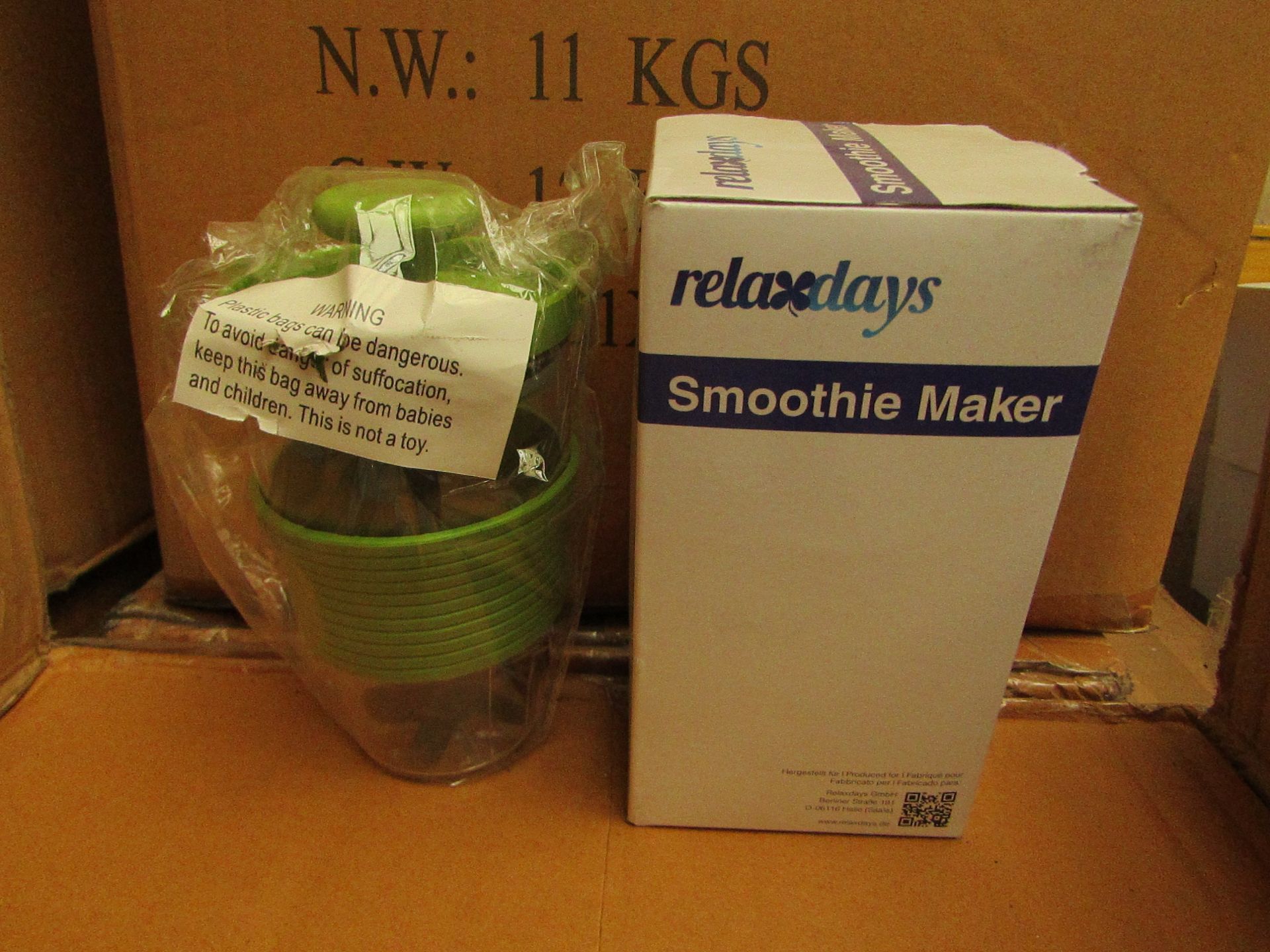 10 x Relax Days 300ml Manual Smoothie Makers, new and boxed