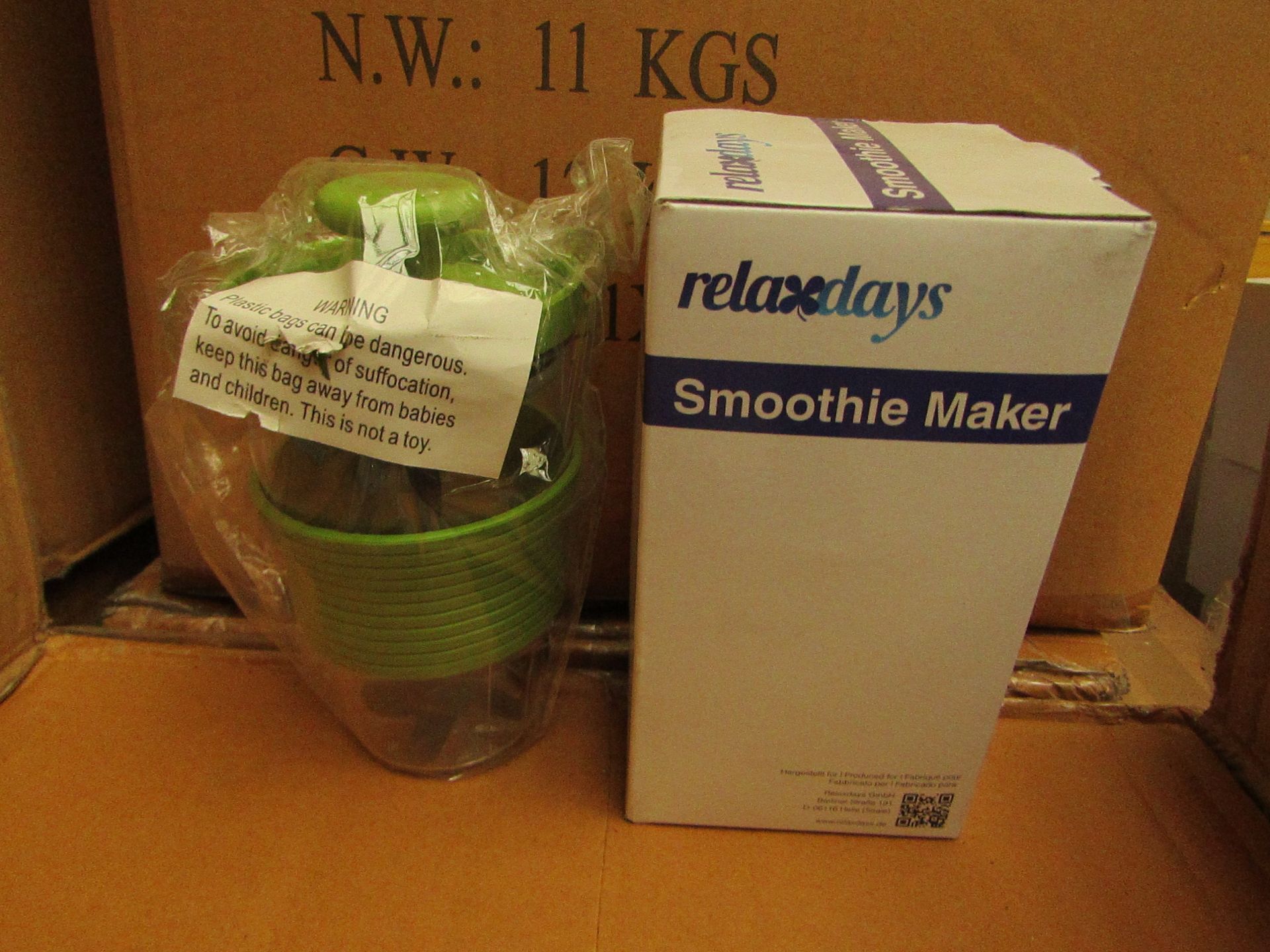 10 x Relax Days 300ml Manual Smoothie Makers, new and boxed