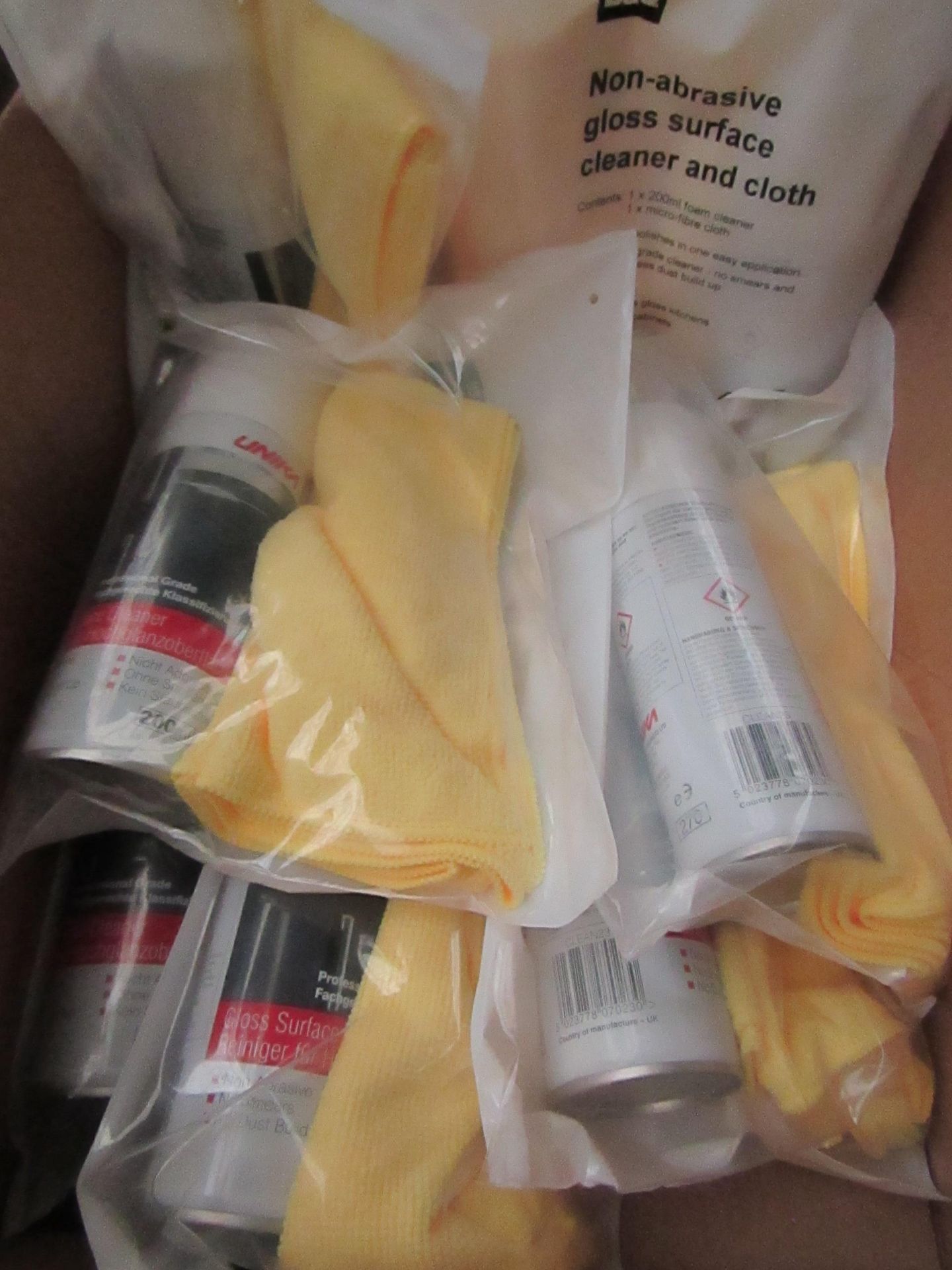 5x B&Q - Non Abrasive Gloss Surface Cleaner & Cloth Set - Unused & Packaged.