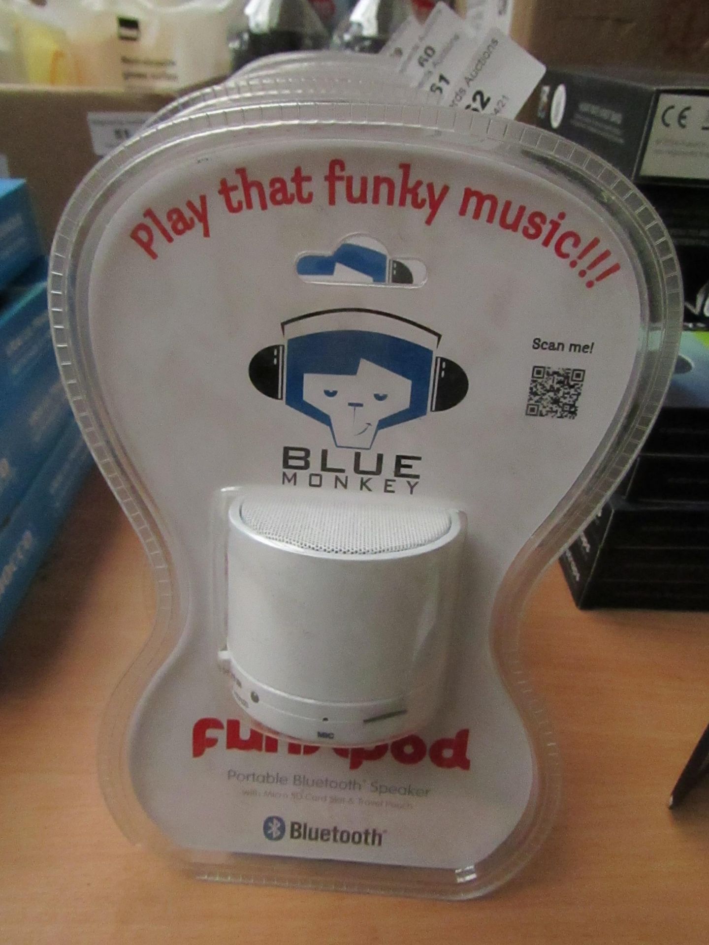 Blue Monkey - FunkPod Portable Bluetooth Speaker (White) - New & Packaged.