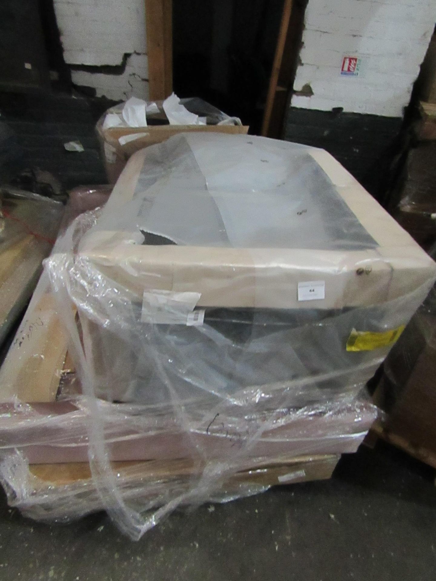 | 1X | PALLET OF FAULTY / MISSING PARTS / DAMAGED RAW CUSTOMER RETURNS MADE.COM STOCK UNMANIFESTED |