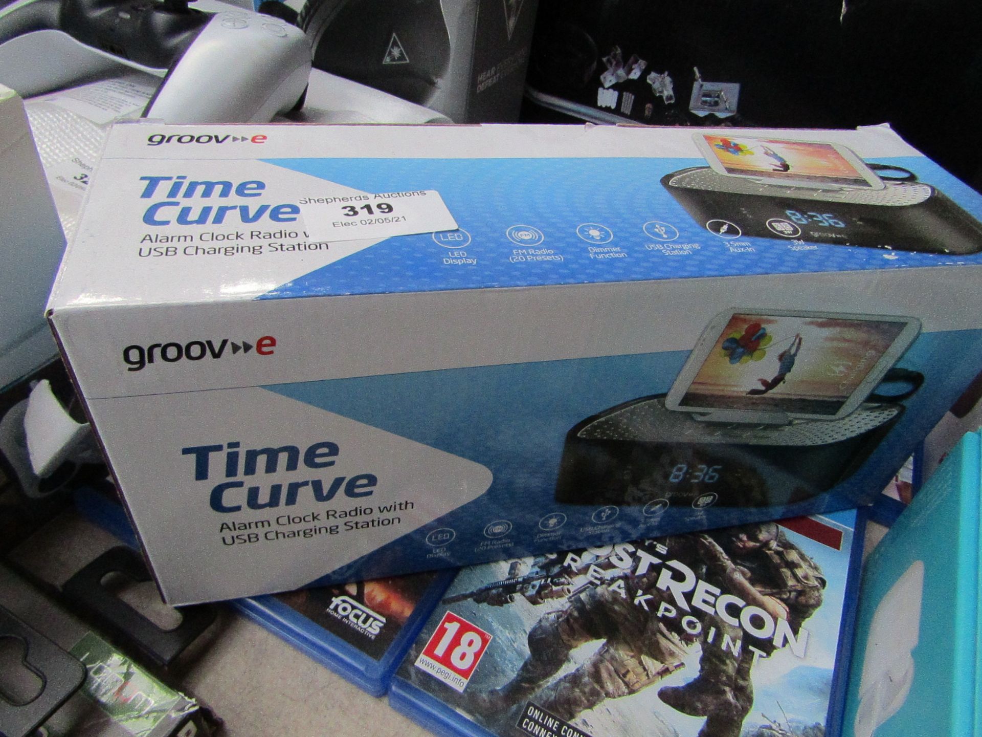 Groove - Time Curve Alarm clock radio with USB Charging Station - Unchecked & Boxed.