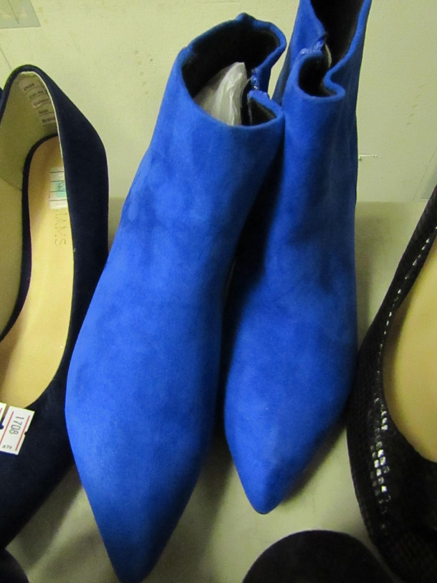 Ladies Unbranded Blue Suede Style Boots Size 4 Look Unworn