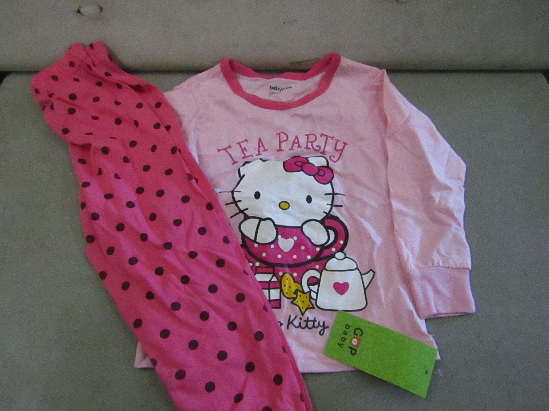 2 X Pairs of Baby Gap Girls Pyjamas Aged 5yrs New & Packaged