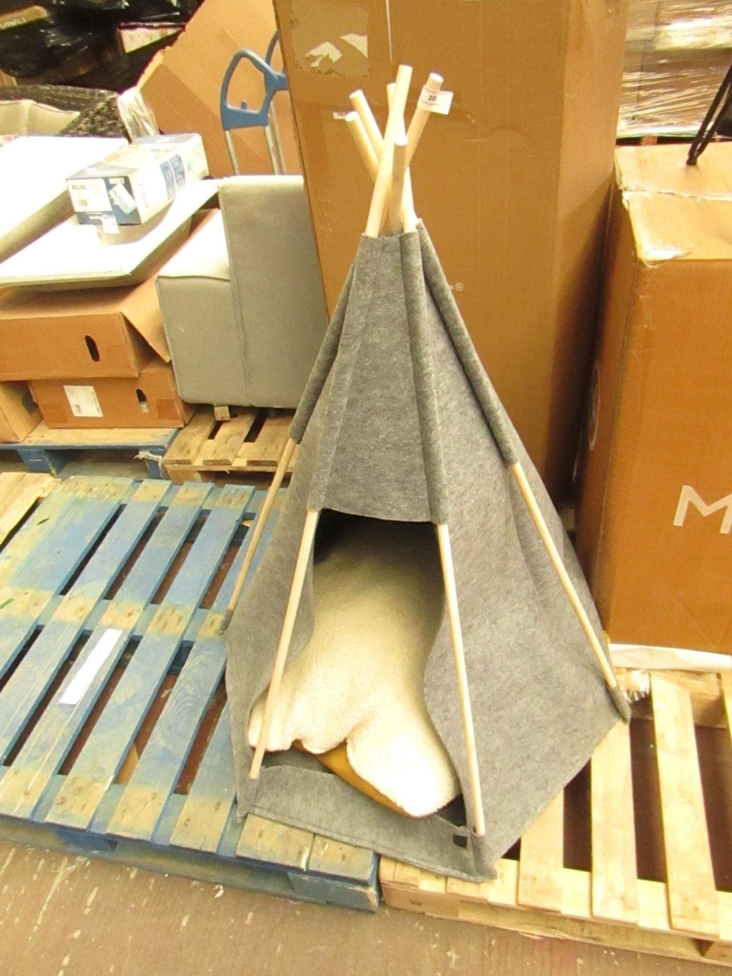 | 1X | MADE.COM TERRI PET TEEPEE LARGE GREY | NO VISIBLE DAMAGE & BOXED | RRP £69 |