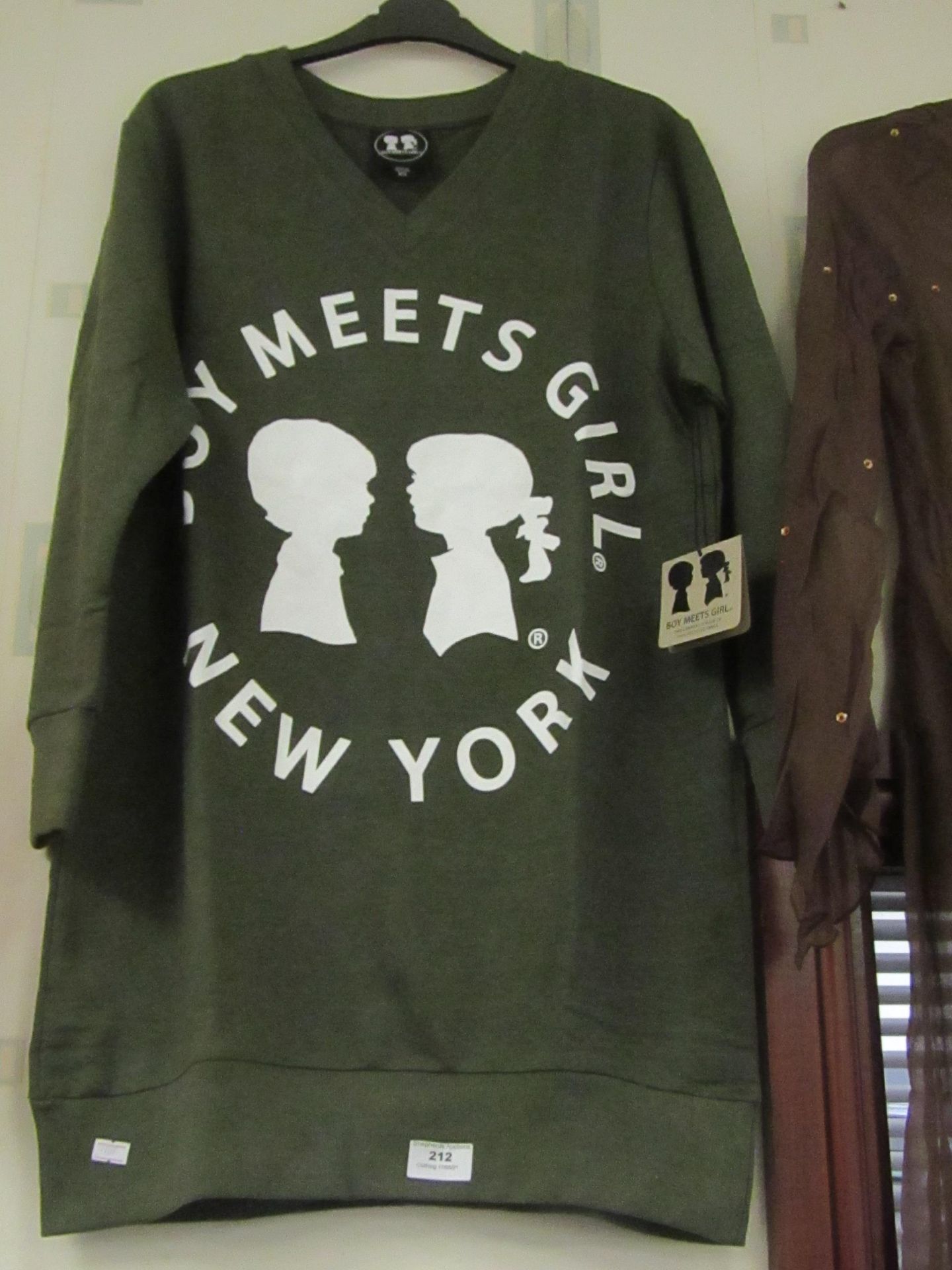 Boy Meets Girl Long Sweatshirt Green Size X/S New & Packaged