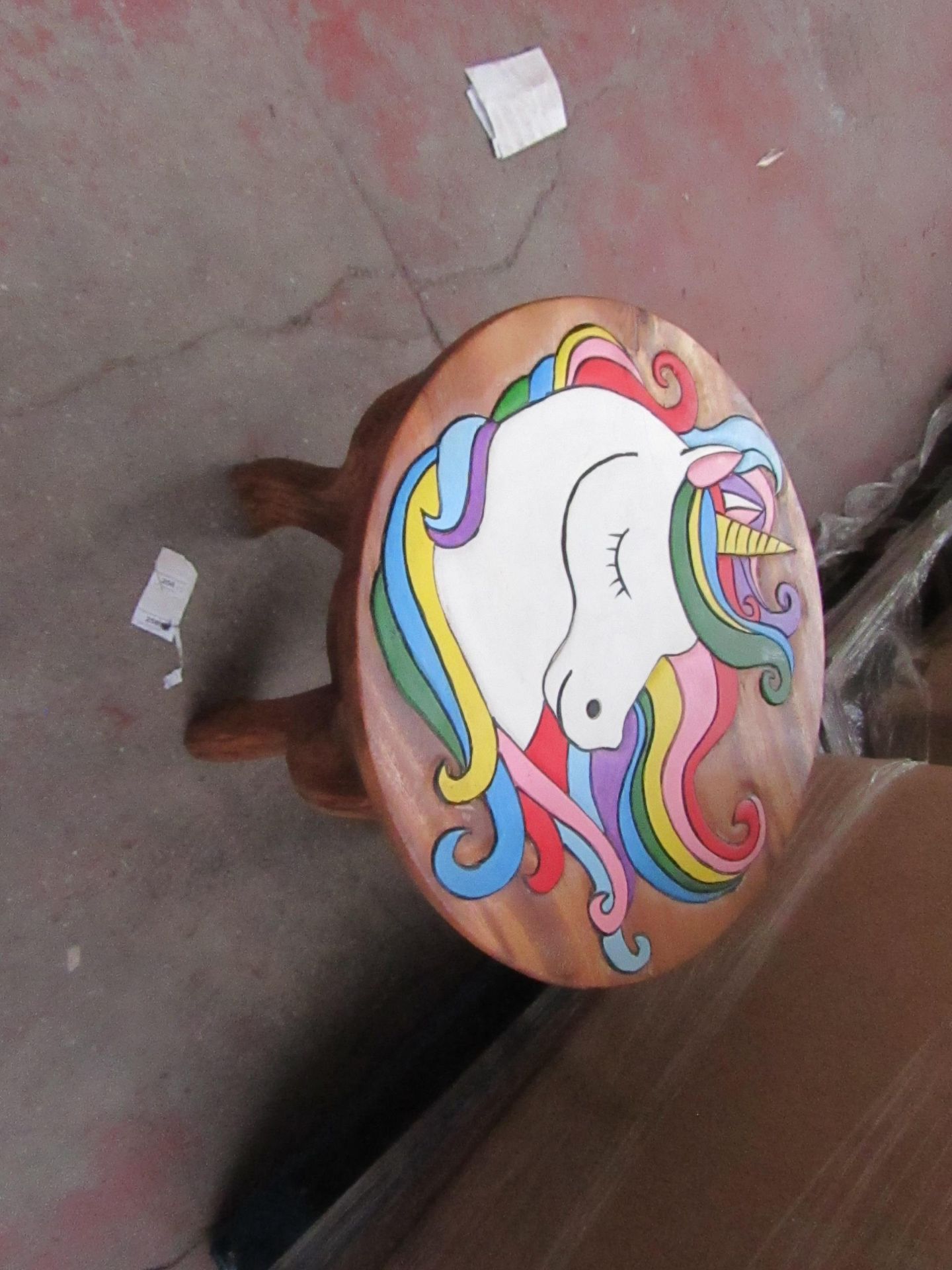 | 1x | CHILDRENS ROUND TABLE WITH UNICORN DESIGN | LOOK TO BE IN GOOD CONDITION BUT COULD HAVE A FEW