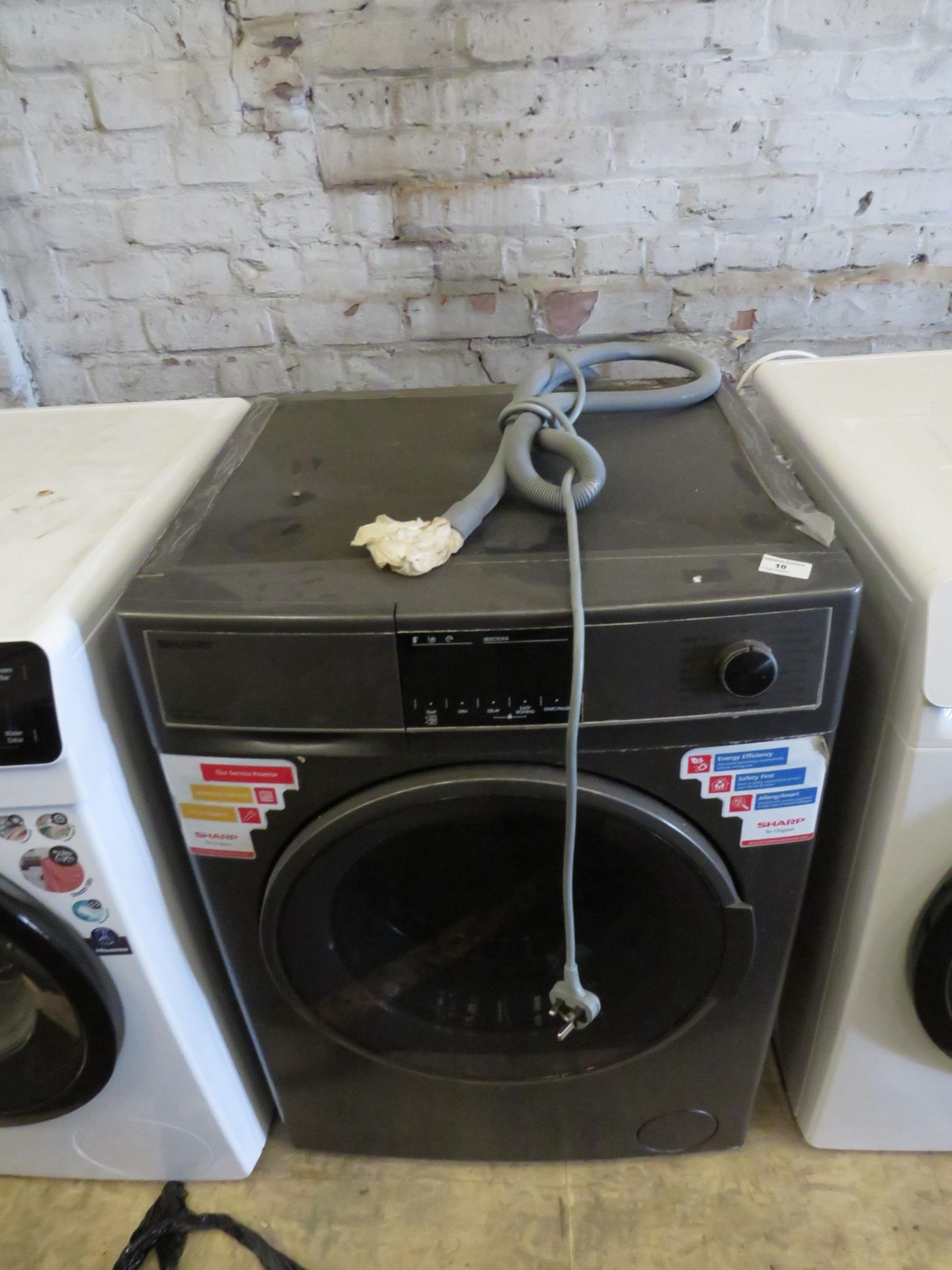 Sharp E5-HFH8147A3 washing machine, unble to check as has damged plug, has been well used