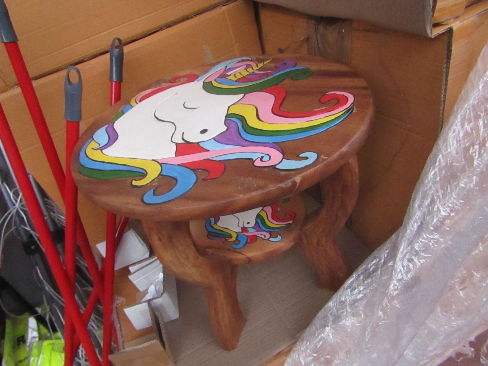 | 1x | CHILDRENS ROUND TABLE WITH UNICORN DESIGN | LOOK TO BE IN GOOD CONDITION BUT COULD HAVE A FEW