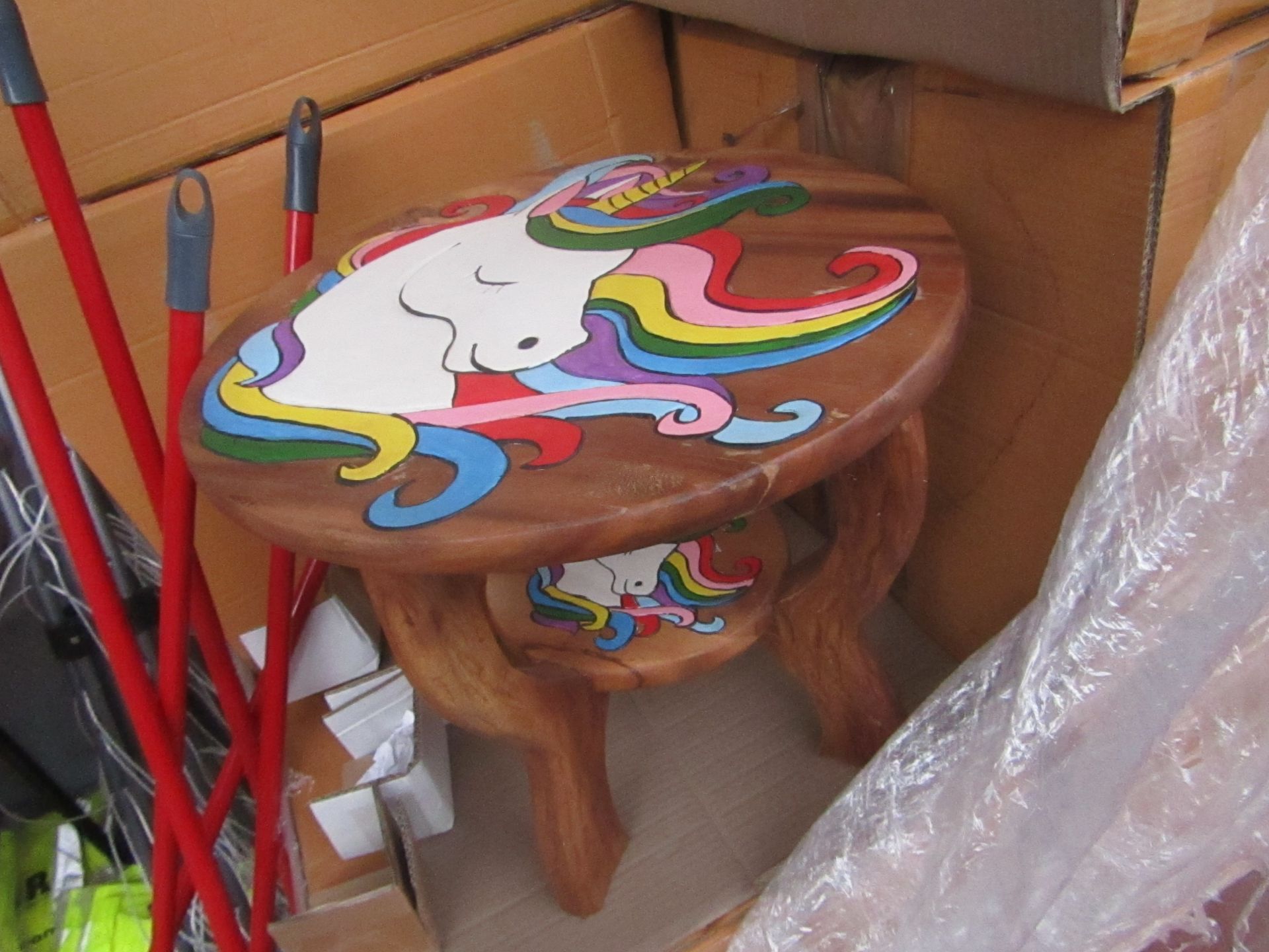 | 1x | CHILDRENS ROUND TABLE WITH UNICORN DESIGN | LOOK TO BE IN GOOD CONDITION BUT COULD HAVE A FEW