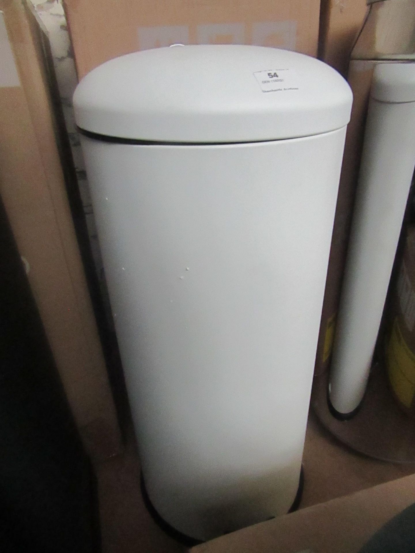 | 1x | MADE.COM JOSS 30L WHITE DOME PEDAL BIN | NO VISIBLE DAMAGE & BOXED | RRP £30 |