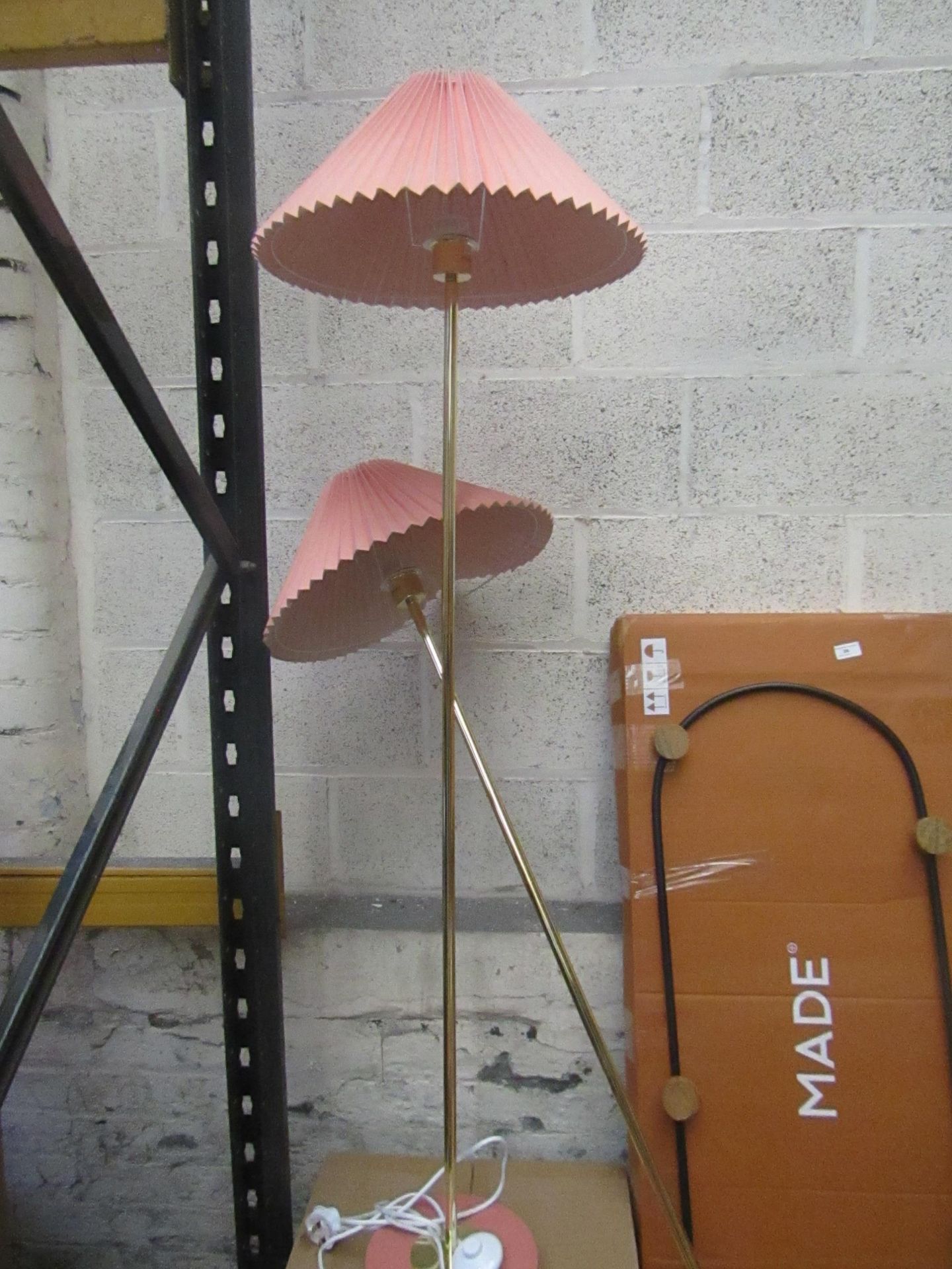 1 x Made.com Gaby Pleated Floor Lamp Brass & Pink RRP £89 SKU MAD-FLPGAB004PNK-UK TOTAL RRP £89 This