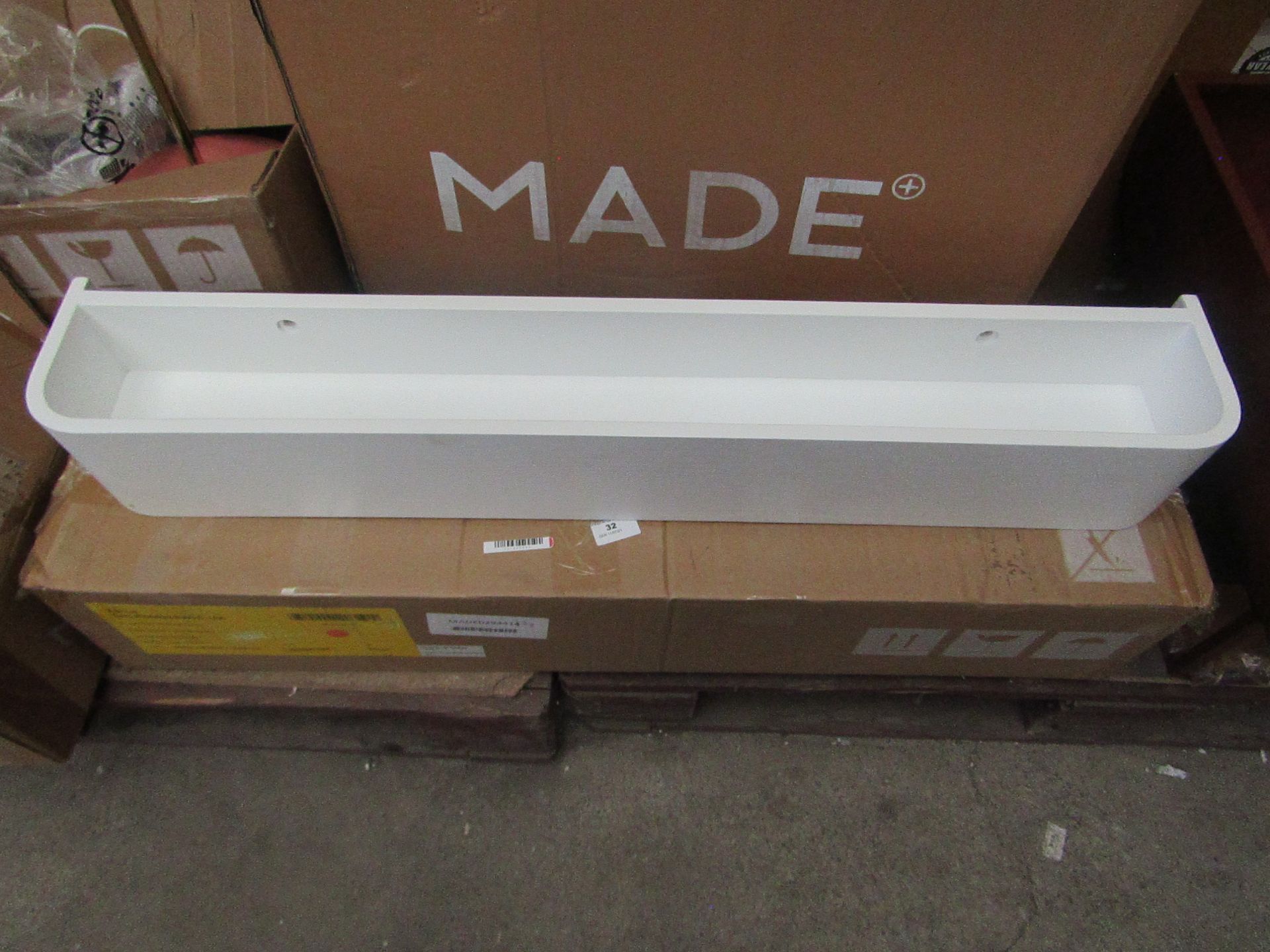 1 x Made.com Esme Floating Shelf White RRP £49 SKU MAD-SHLESM029WHI-UK TOTAL RRP £49 This lot is a